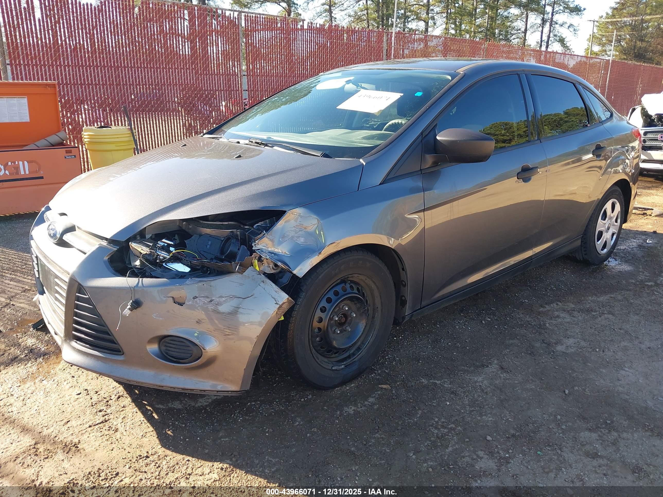 FORD FOCUS image 2