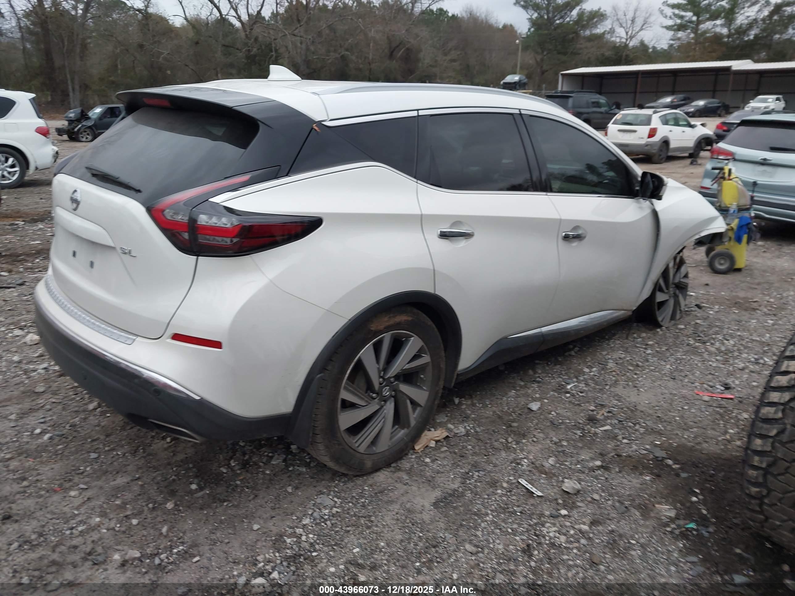 NISSAN MURANO image 4