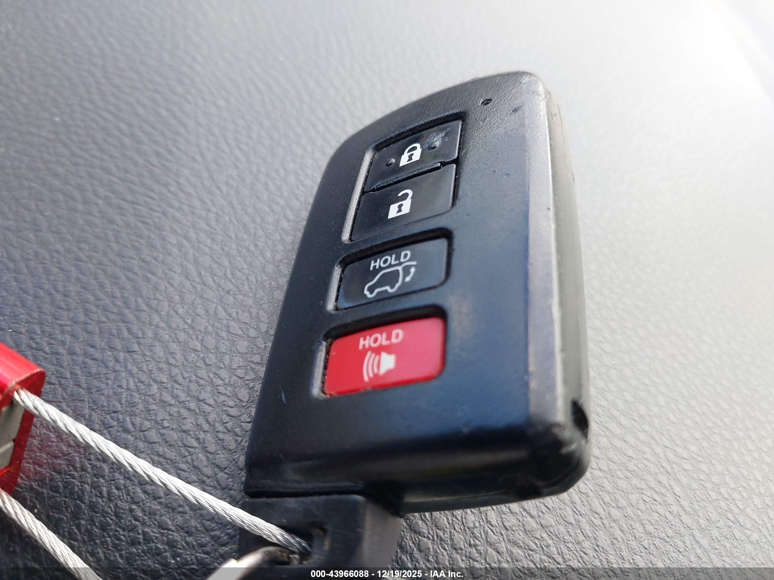 TOYOTA HIGHLANDER image 11