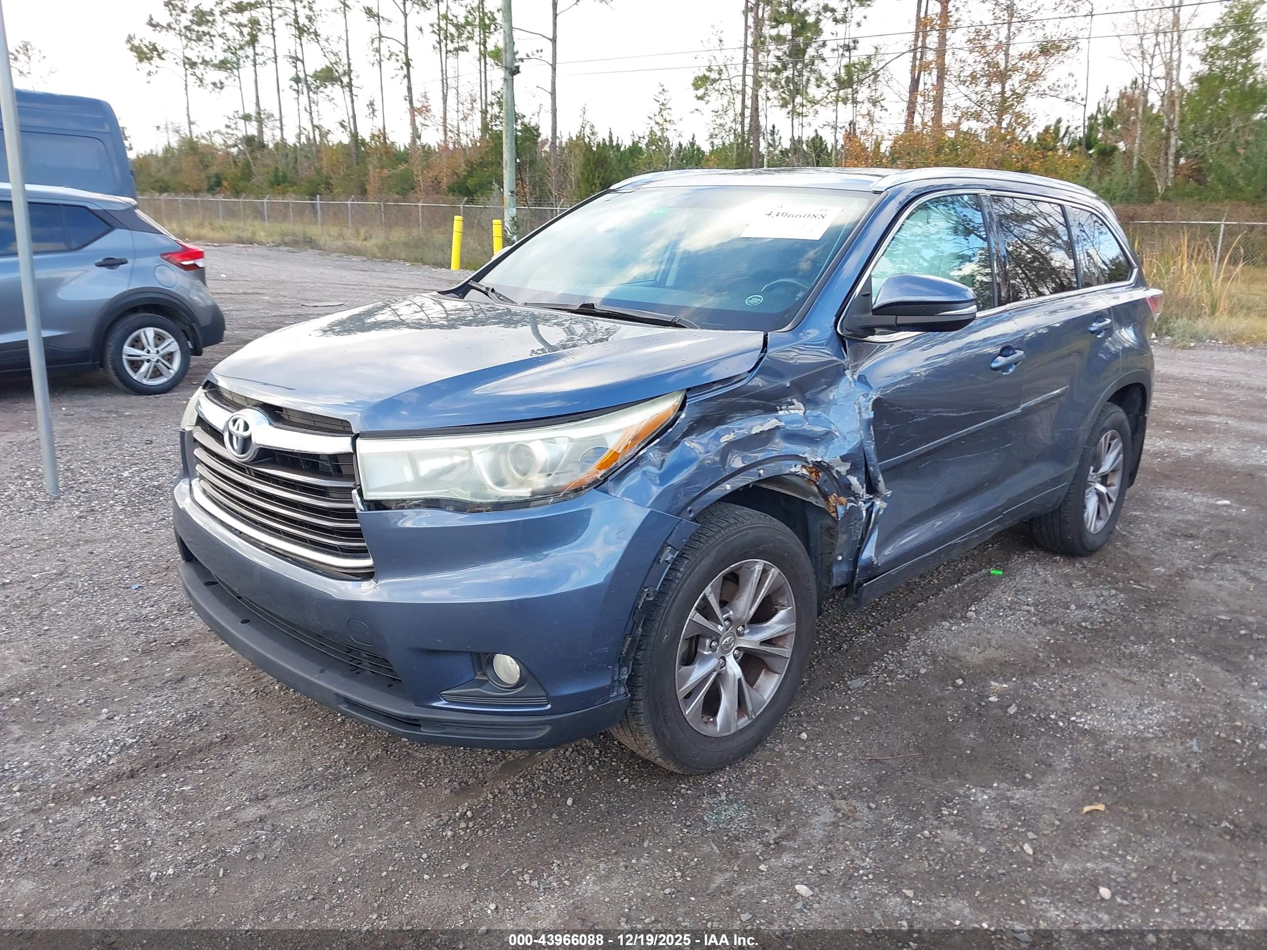 TOYOTA HIGHLANDER image 2