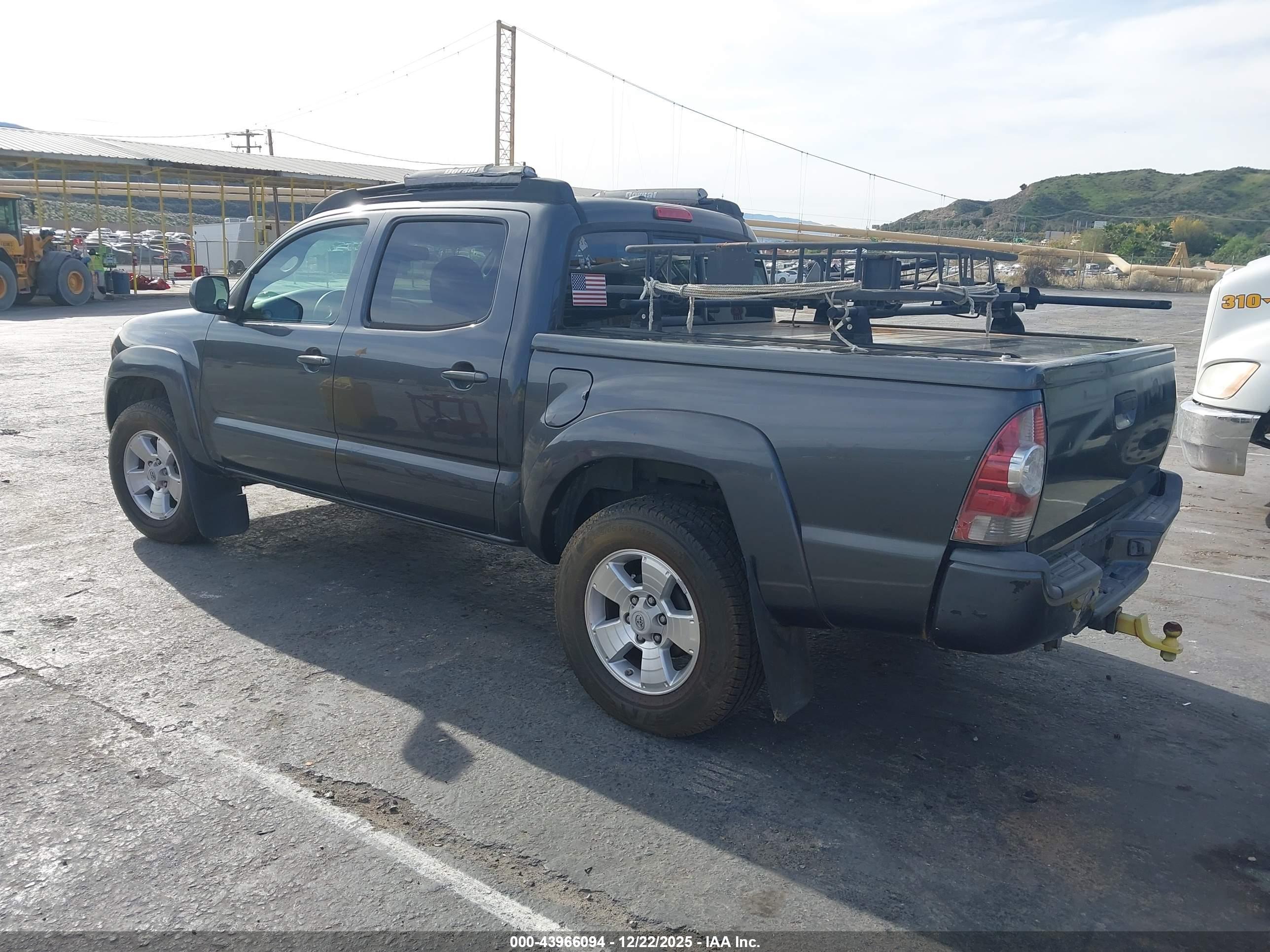 TOYOTA TACOMA image 3