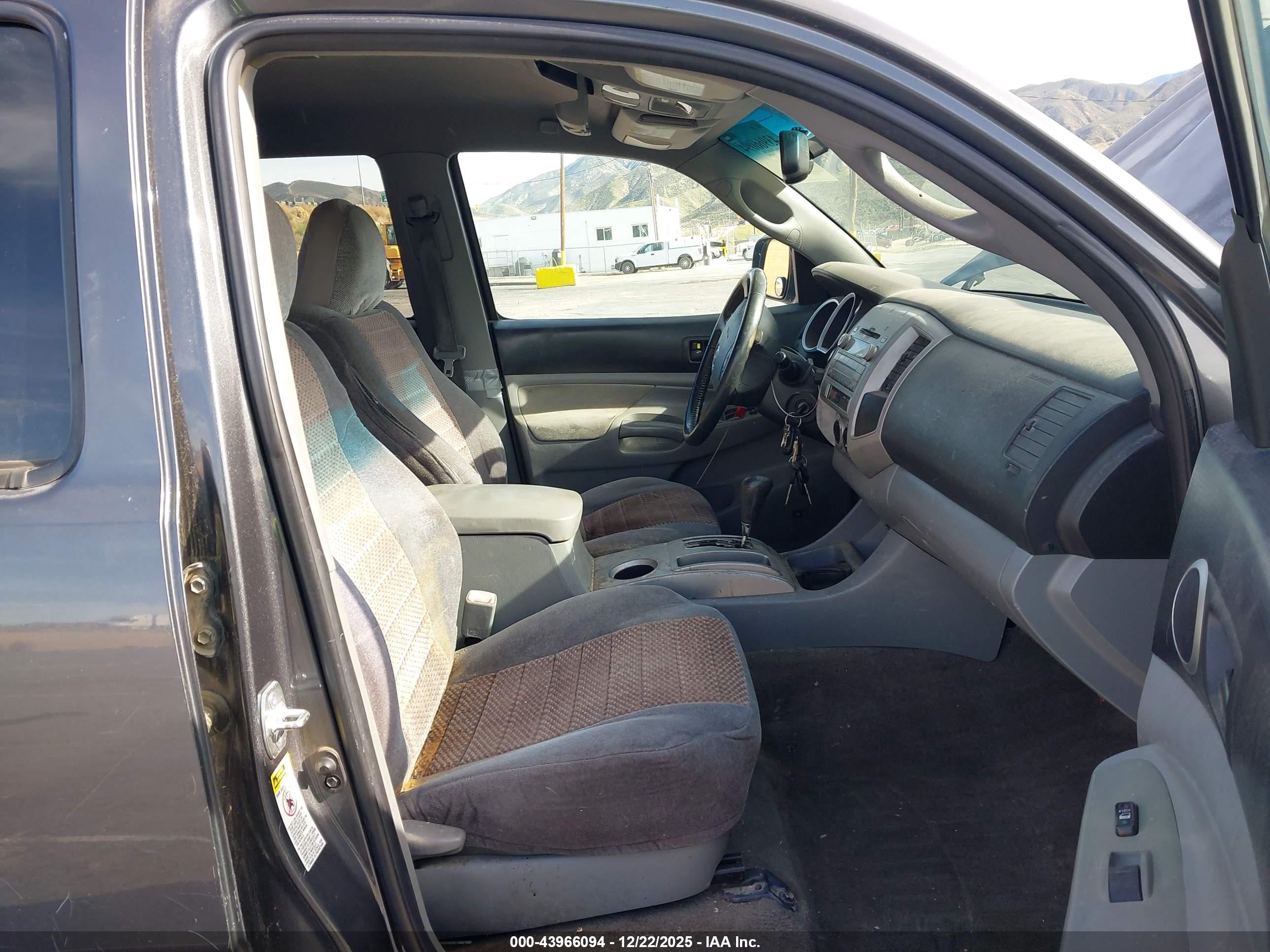 TOYOTA TACOMA image 5