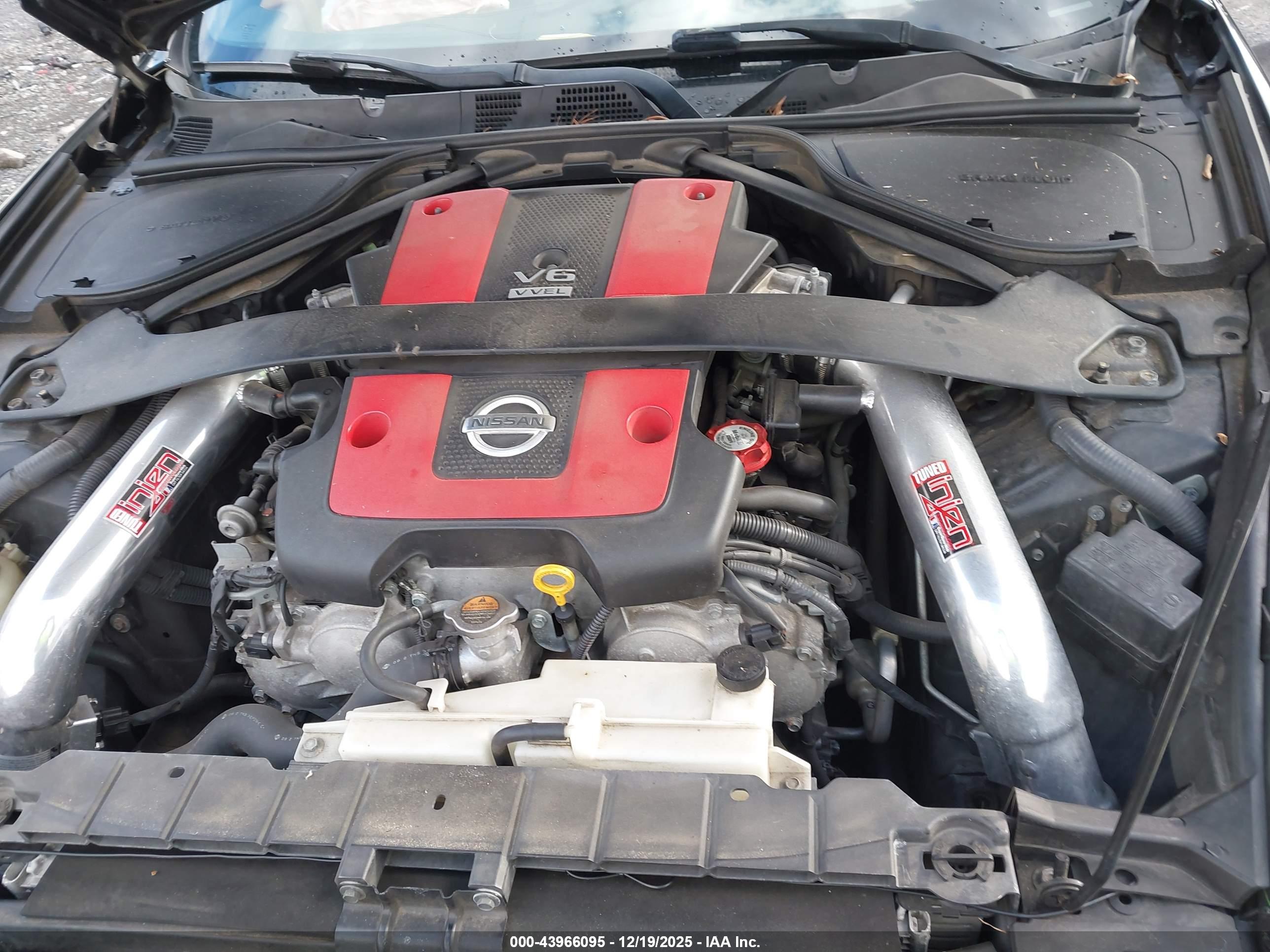 NISSAN 370Z image 10