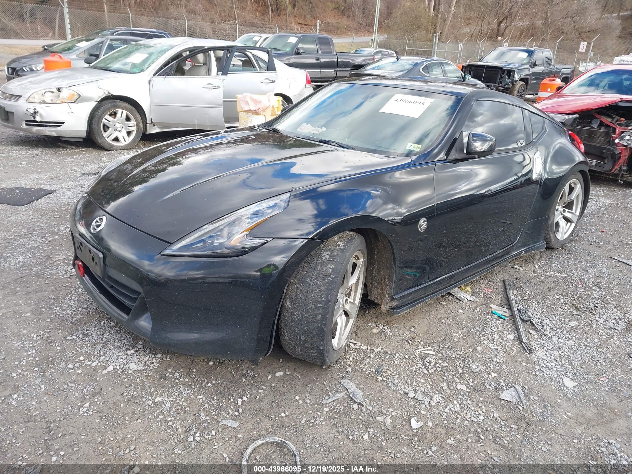 NISSAN 370Z image 2