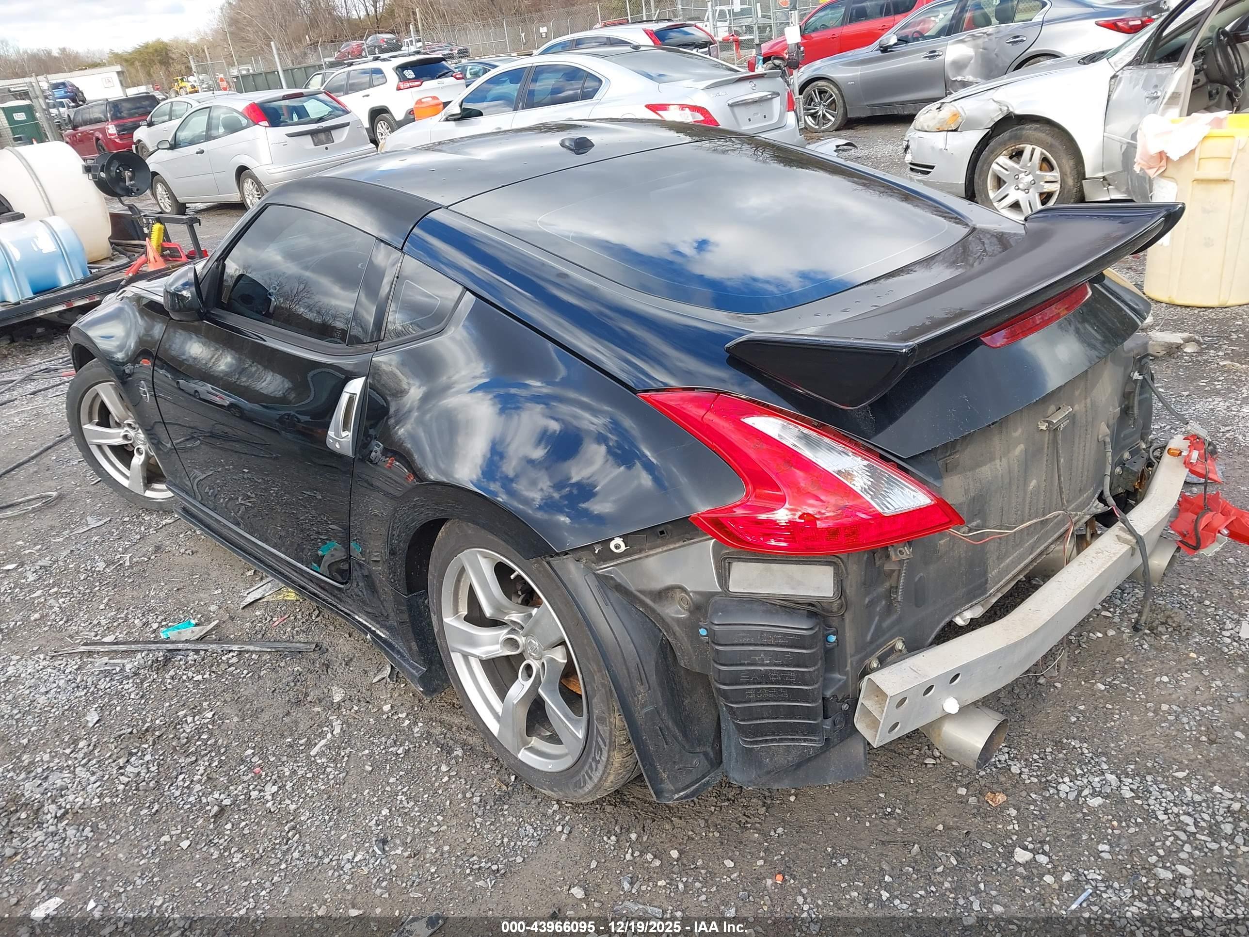 NISSAN 370Z image 3