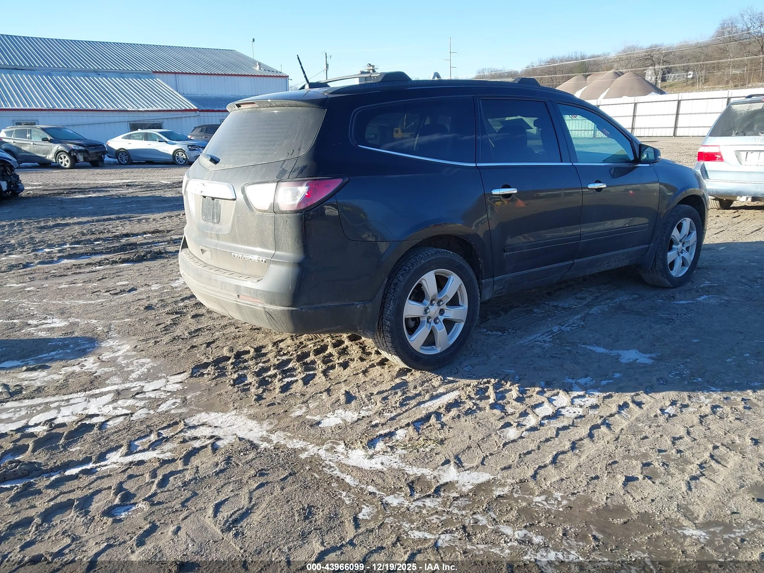 CHEVROLET TRAVERSE image 4