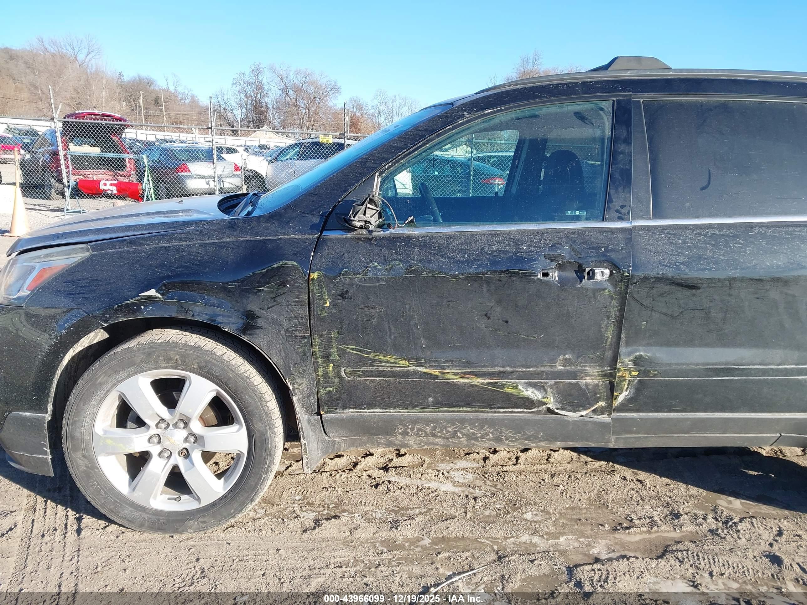 CHEVROLET TRAVERSE image 6