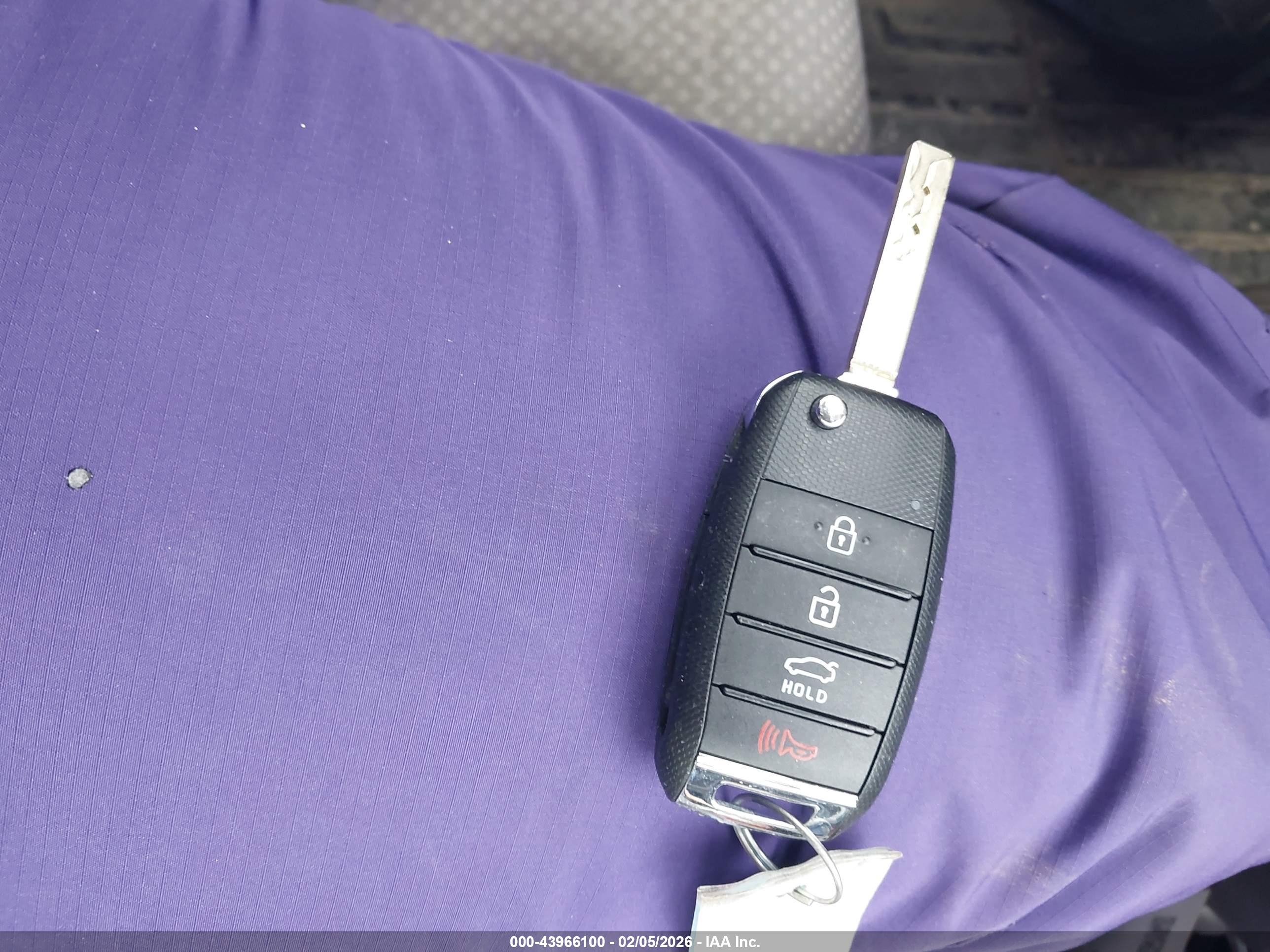 KIA RIO image 11