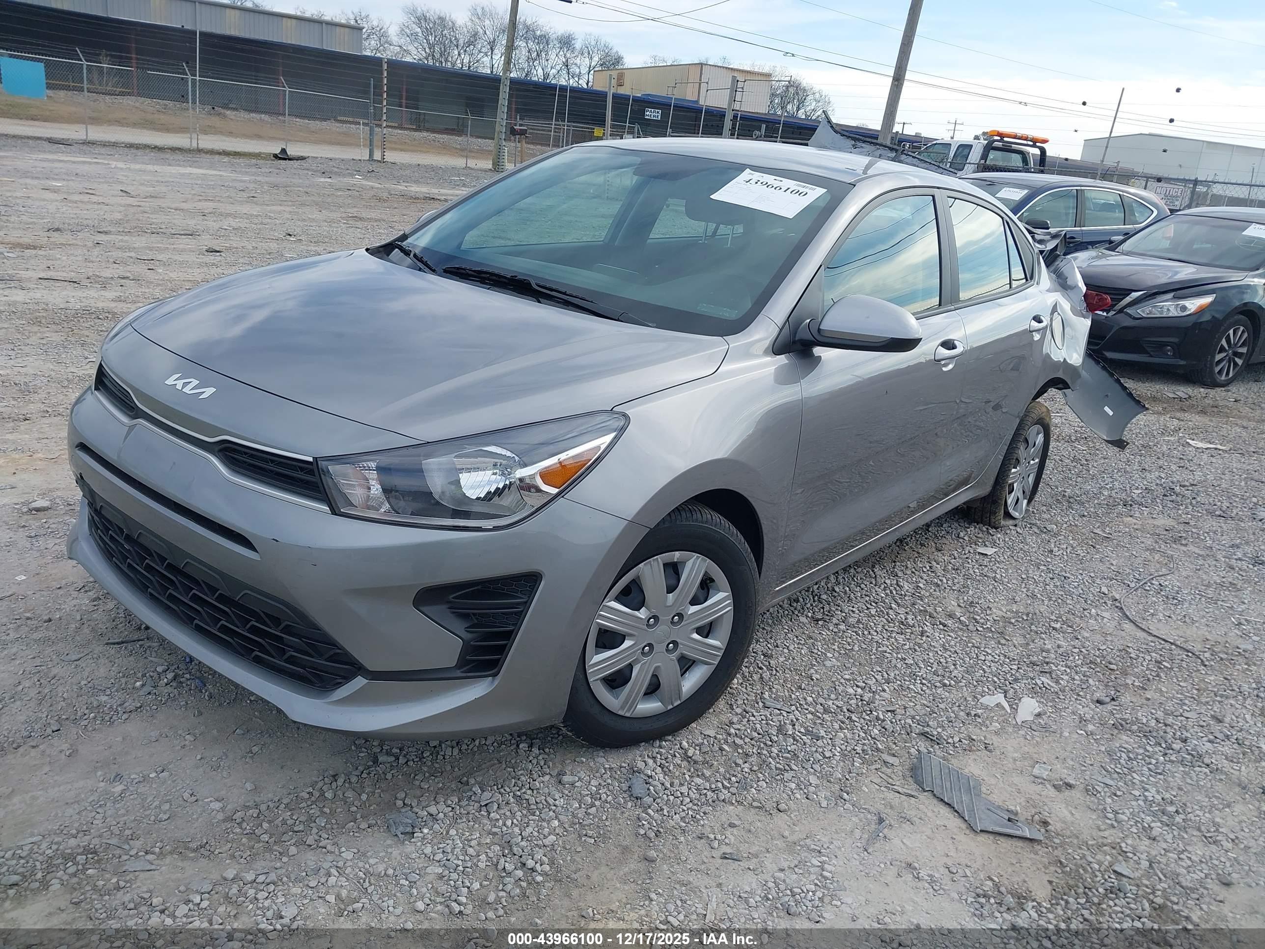 KIA RIO image 2