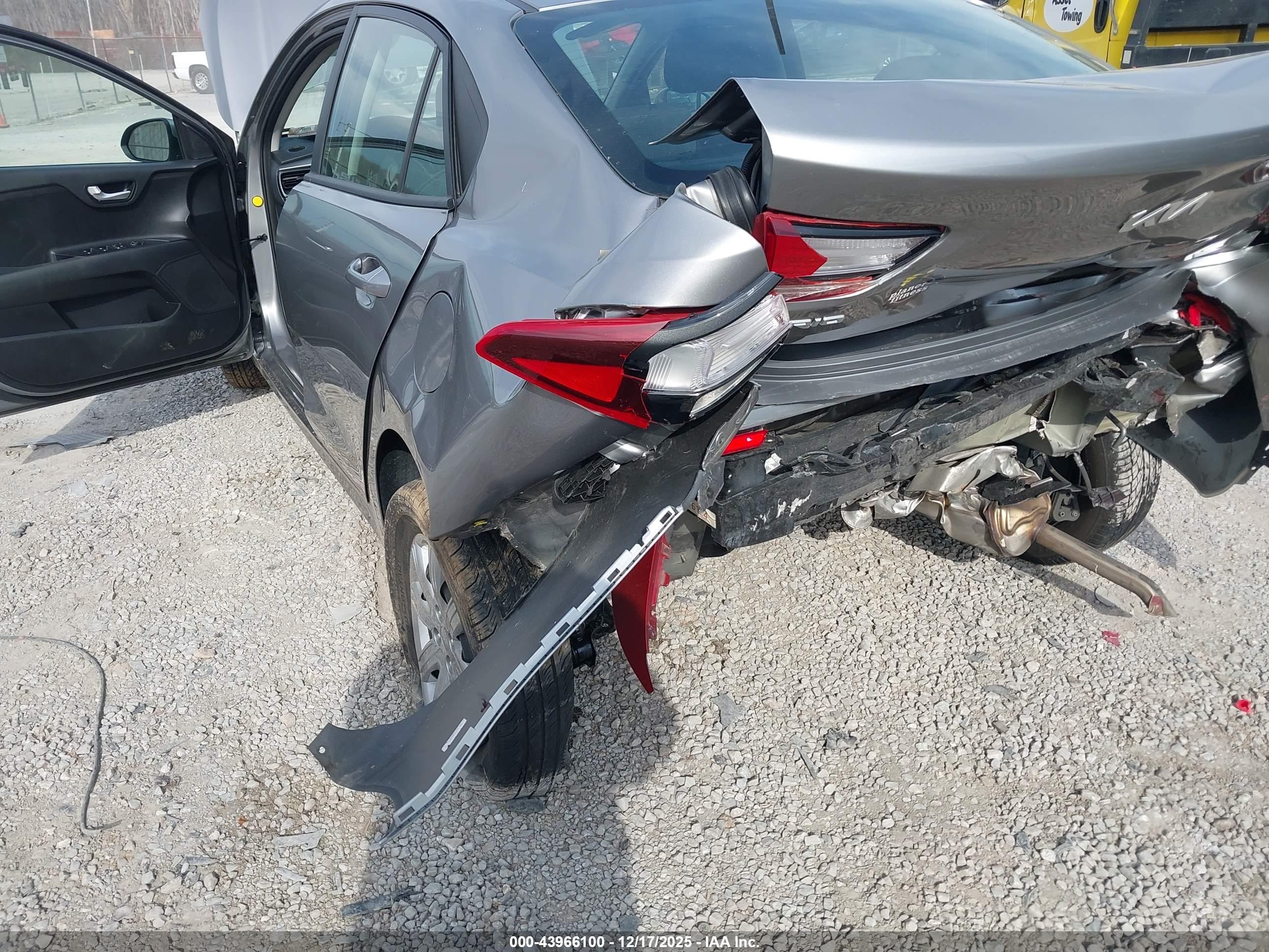 KIA RIO image 6