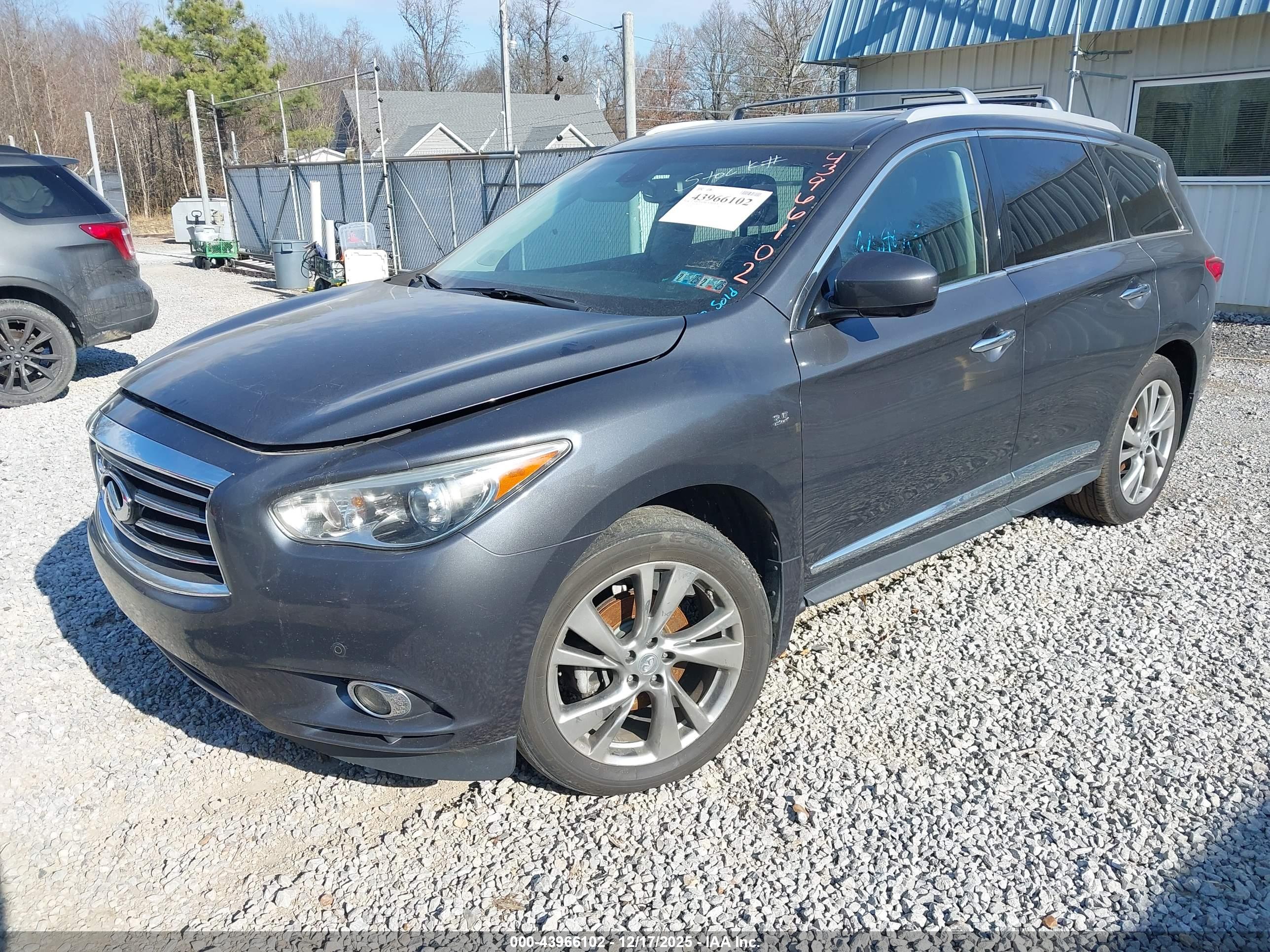 INFINITI QX60 image 2