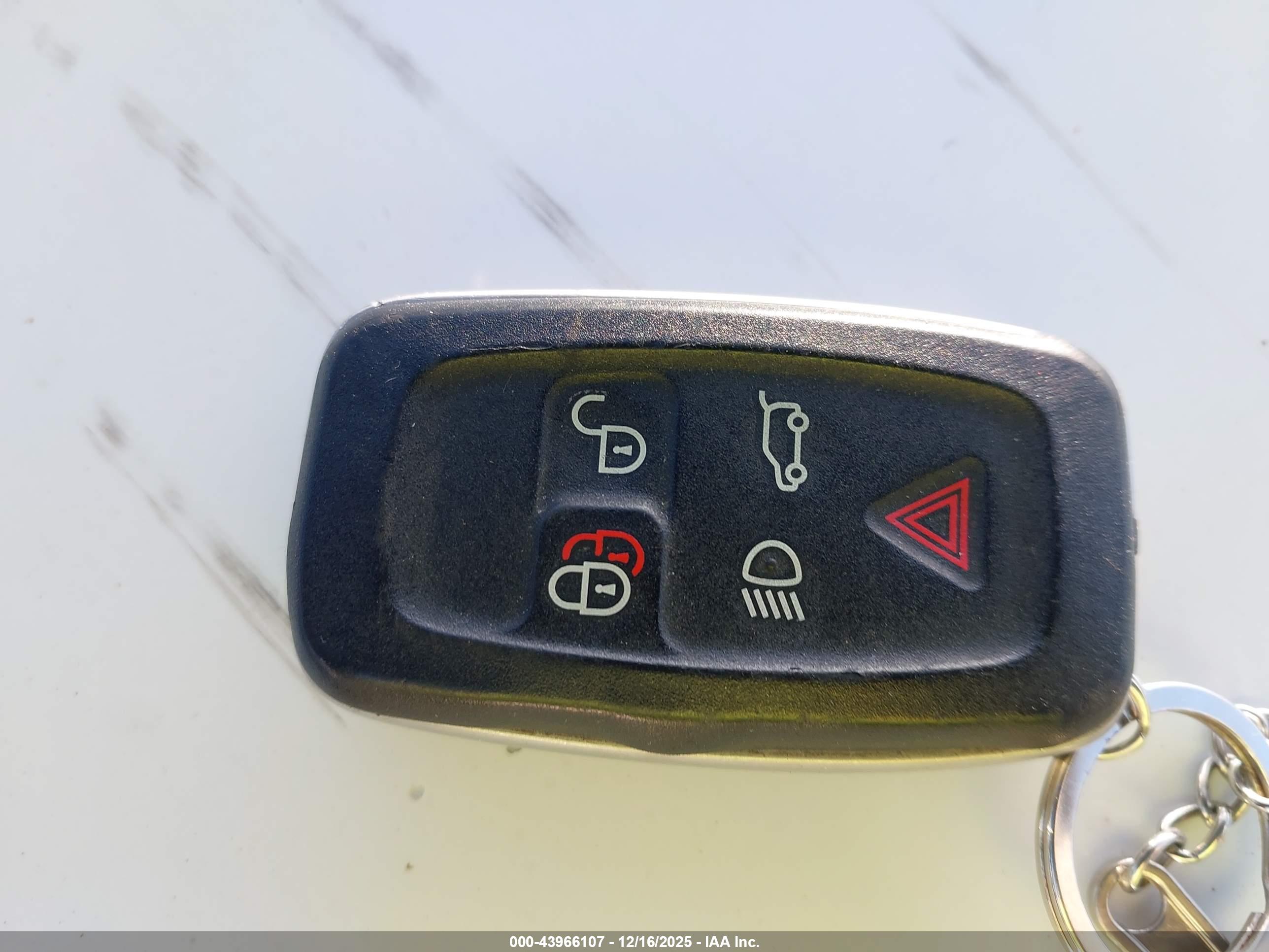 LAND ROVER image 11
