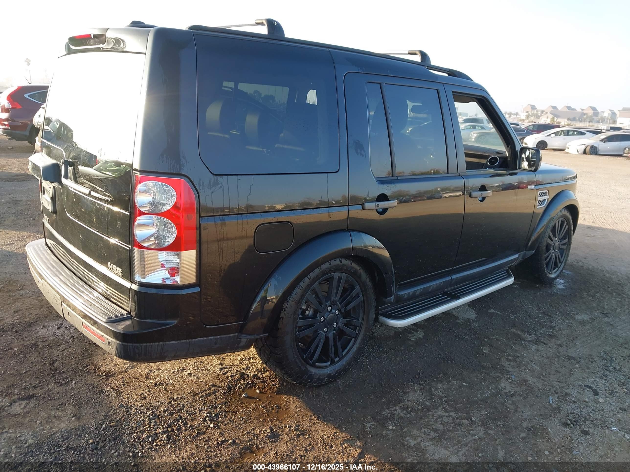 LAND ROVER image 4