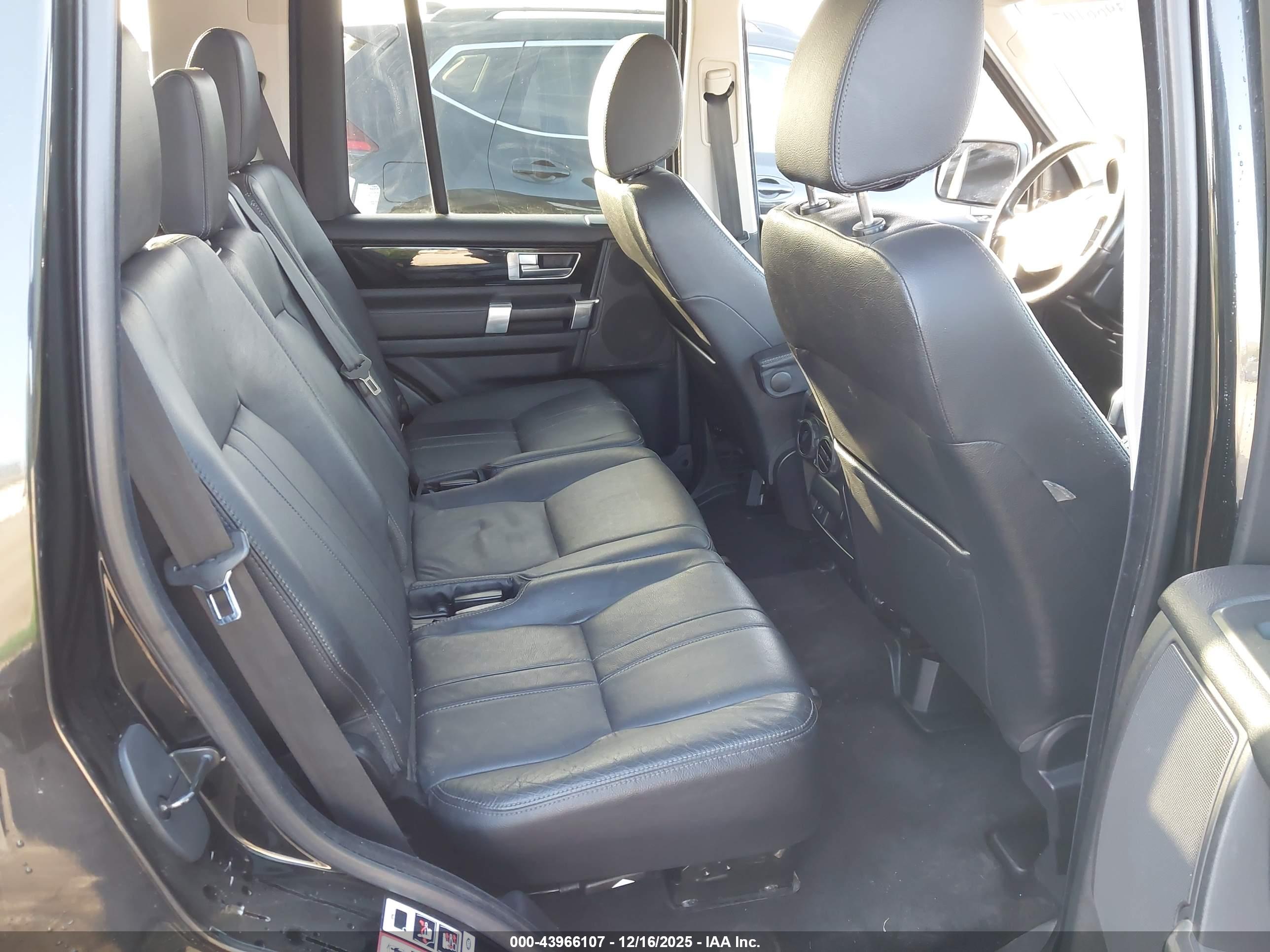 LAND ROVER image 8