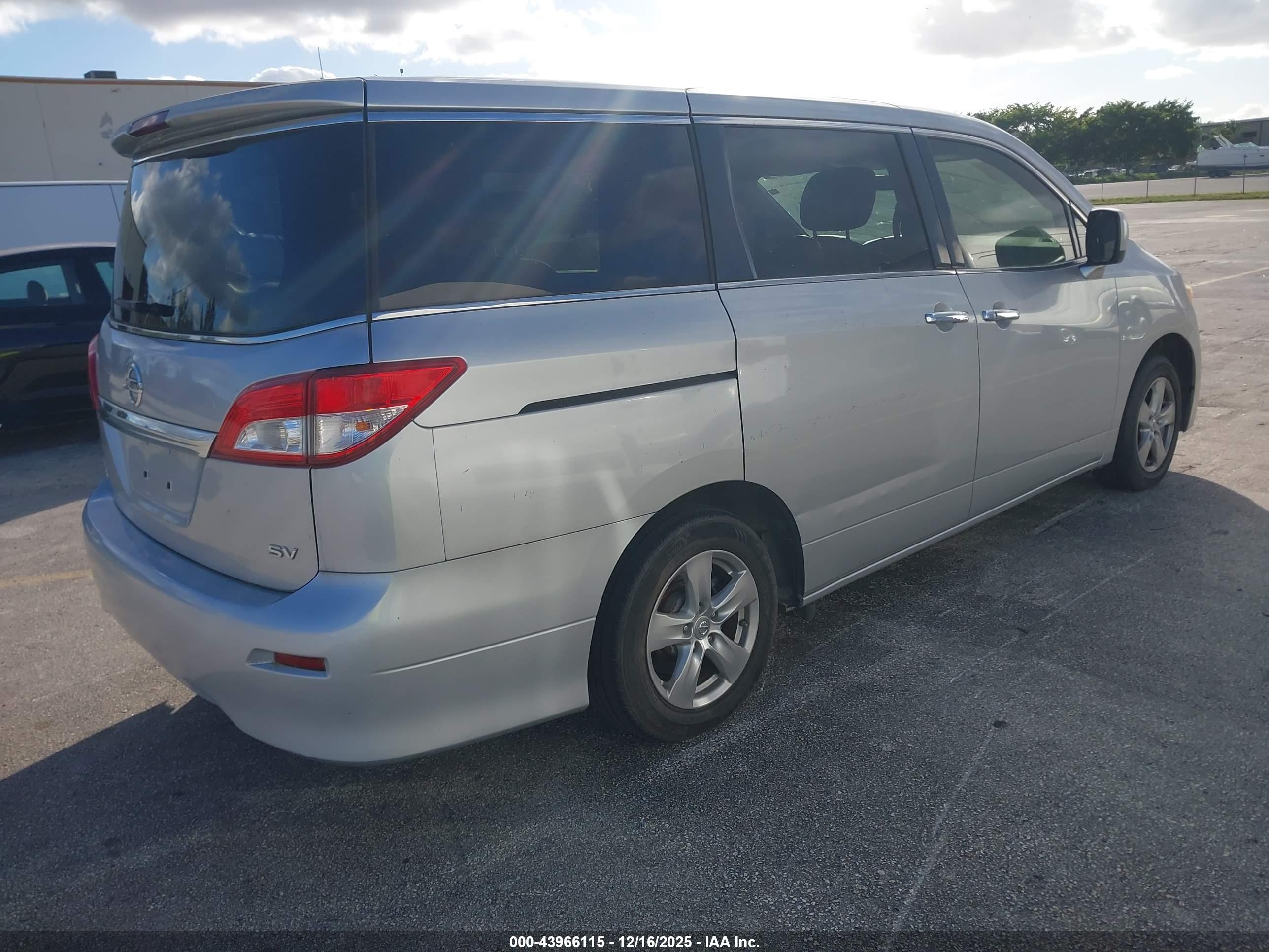 NISSAN QUEST image 4