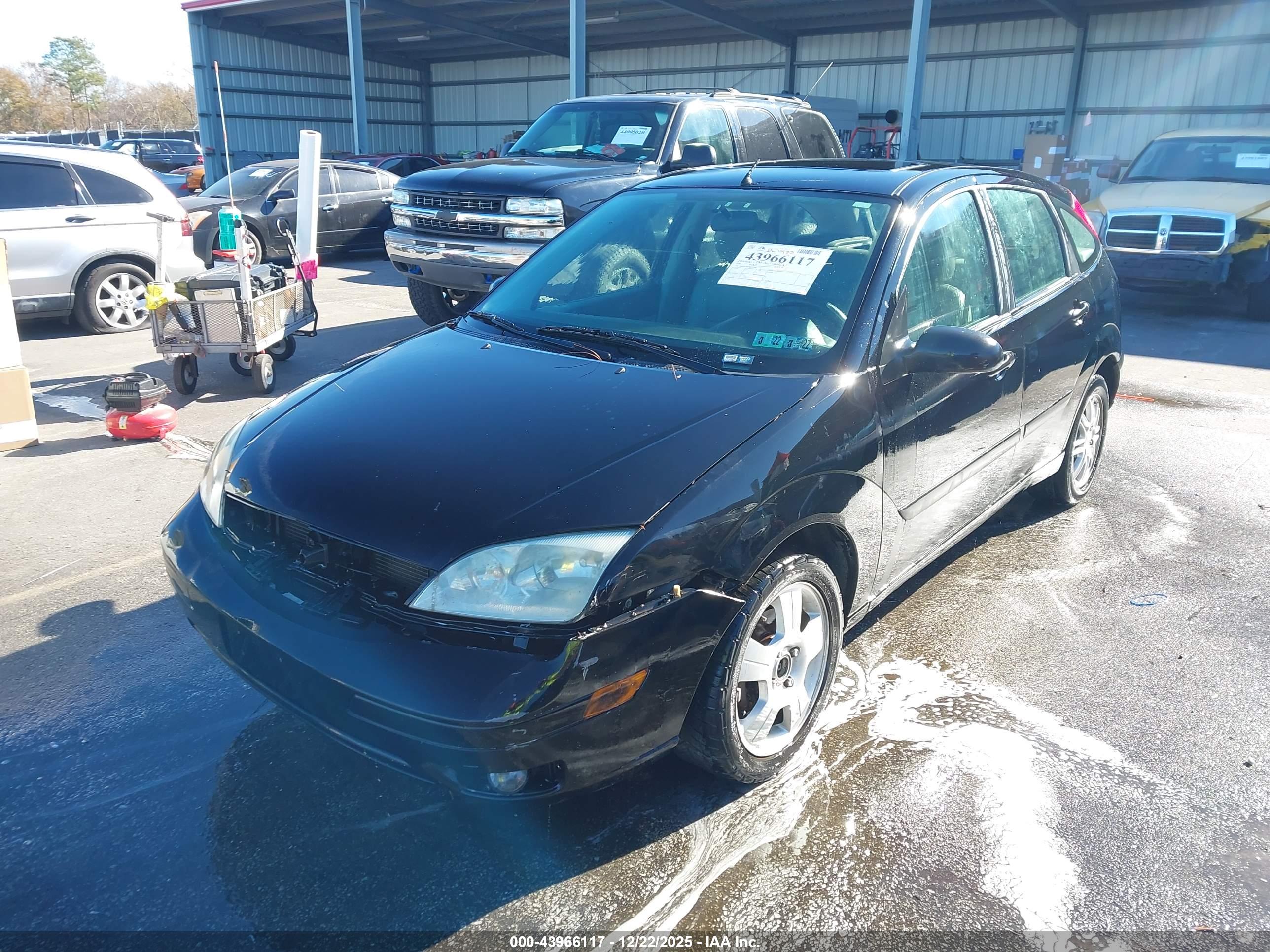 FORD FOCUS image 2