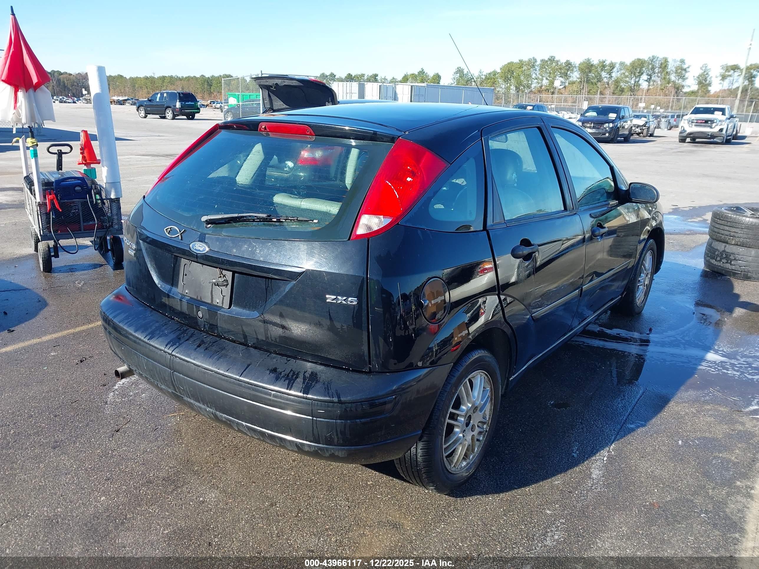 FORD FOCUS image 4