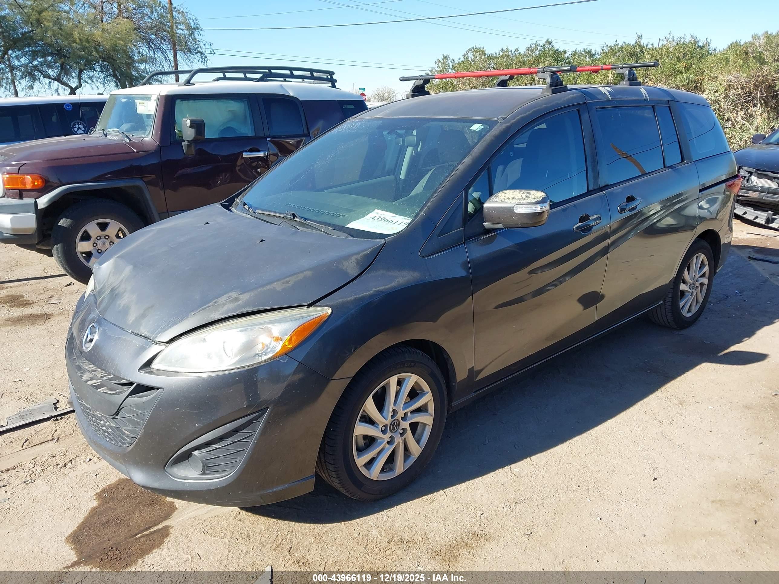 MAZDA MAZDA5 image 2