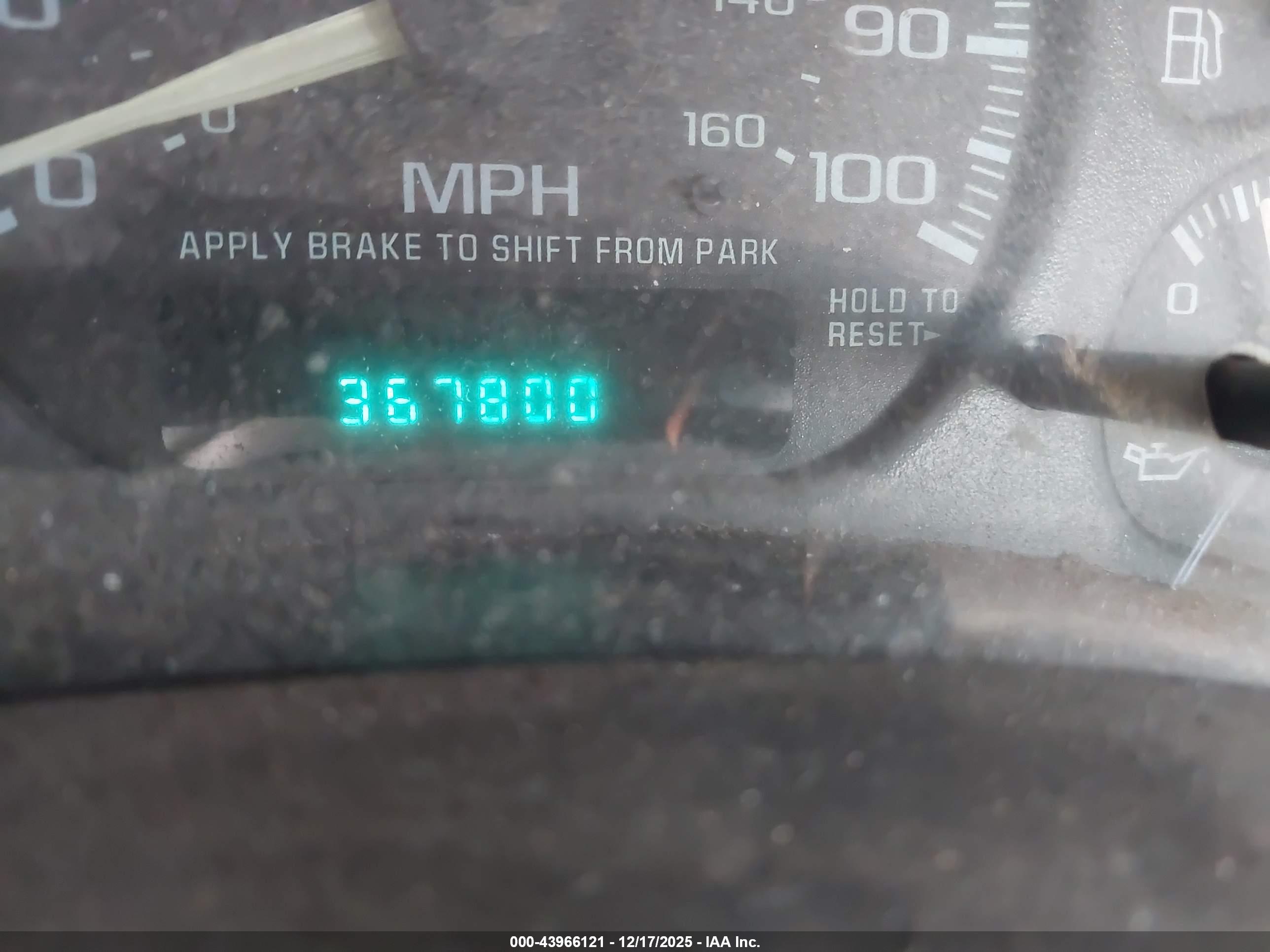 CHEVROLET SILVERADO image 7
