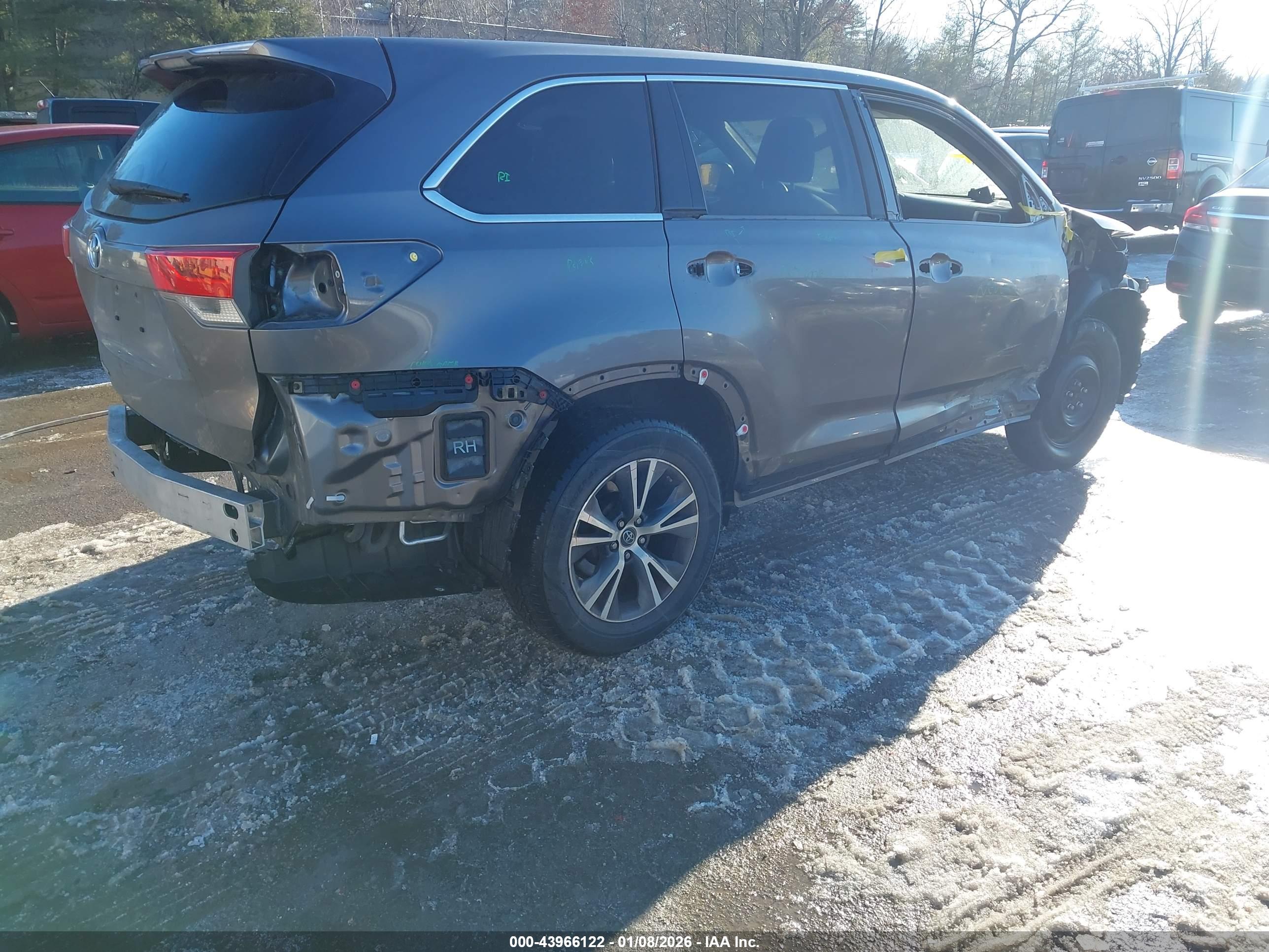 TOYOTA HIGHLANDER image 4
