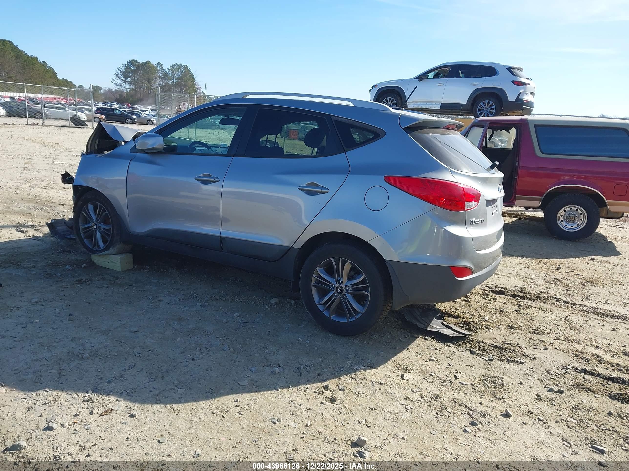HYUNDAI TUCSON image 3