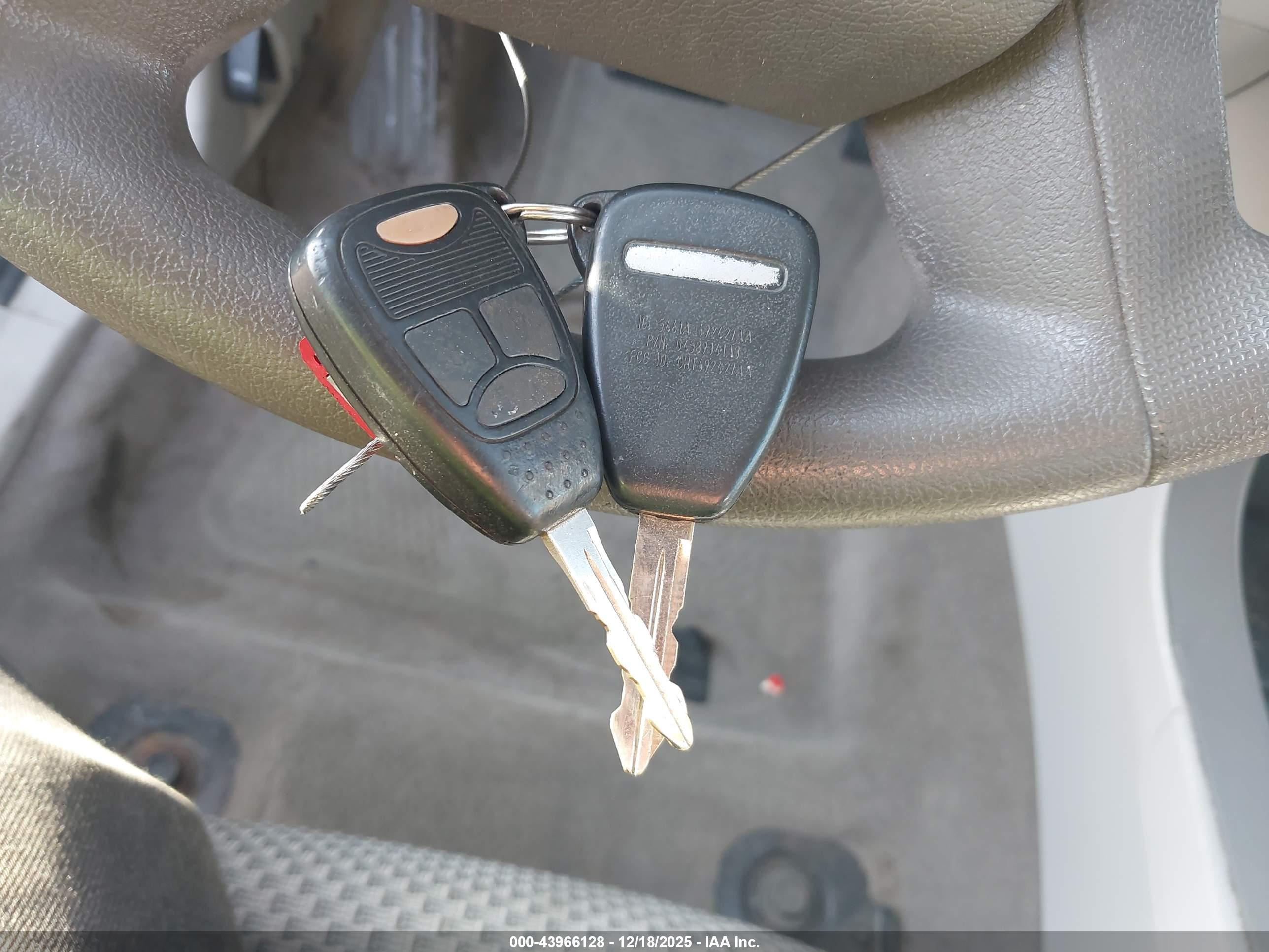 DODGE AVENGER image 11