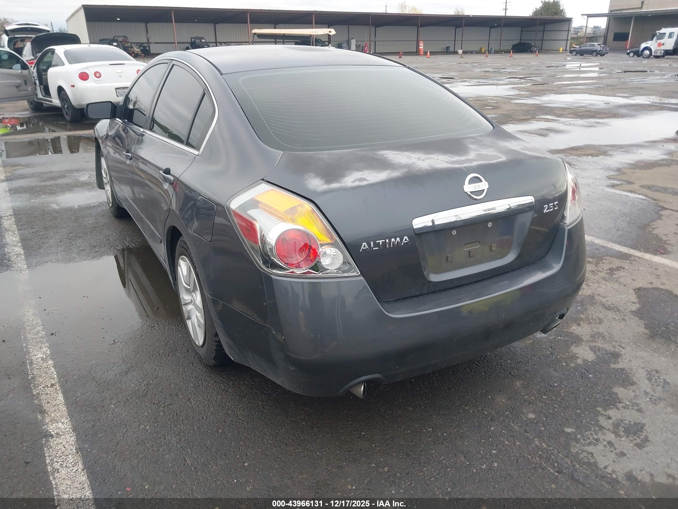NISSAN ALTIMA image 3