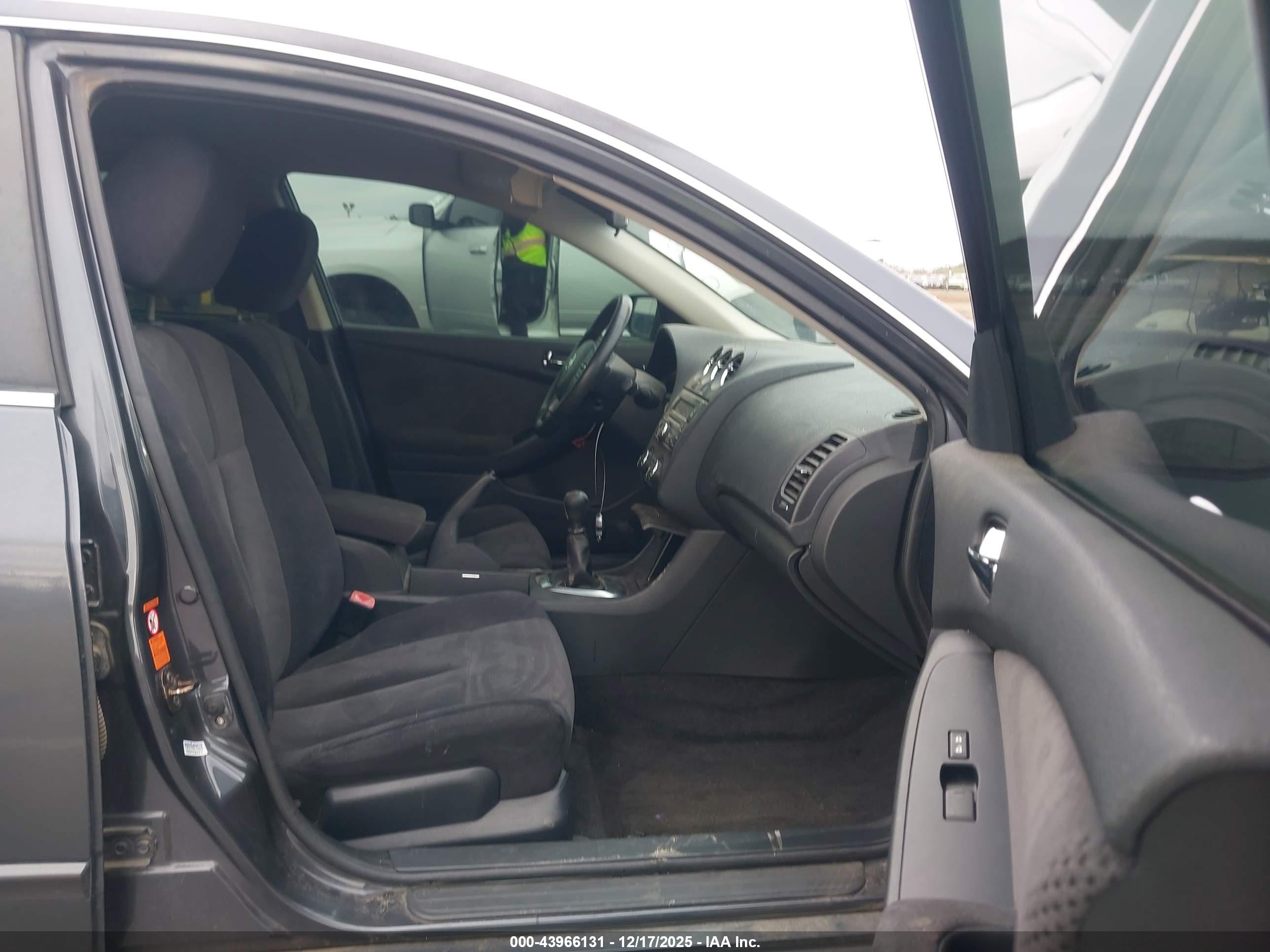 NISSAN ALTIMA image 5
