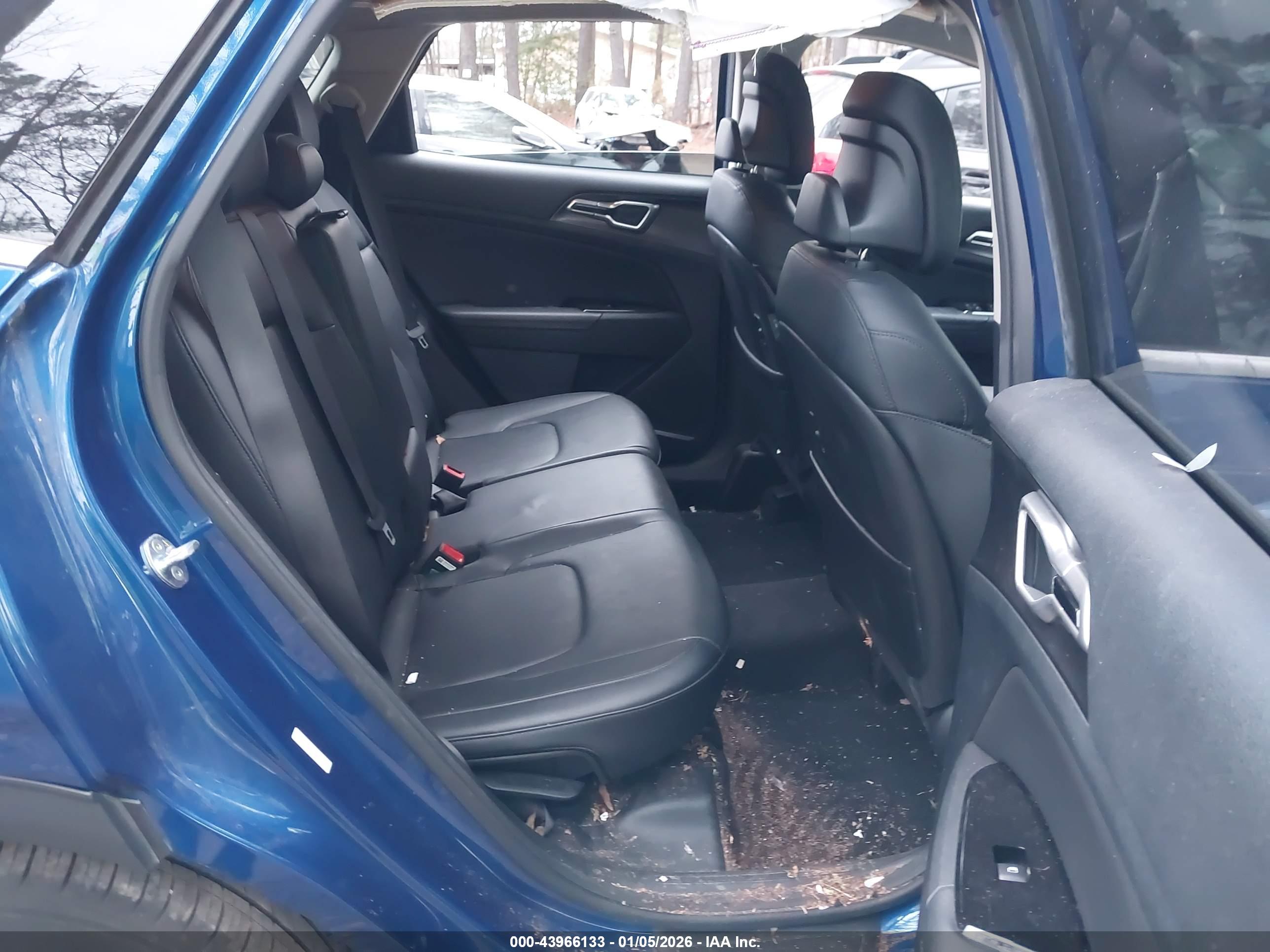 KIA SPORTAGE image 8