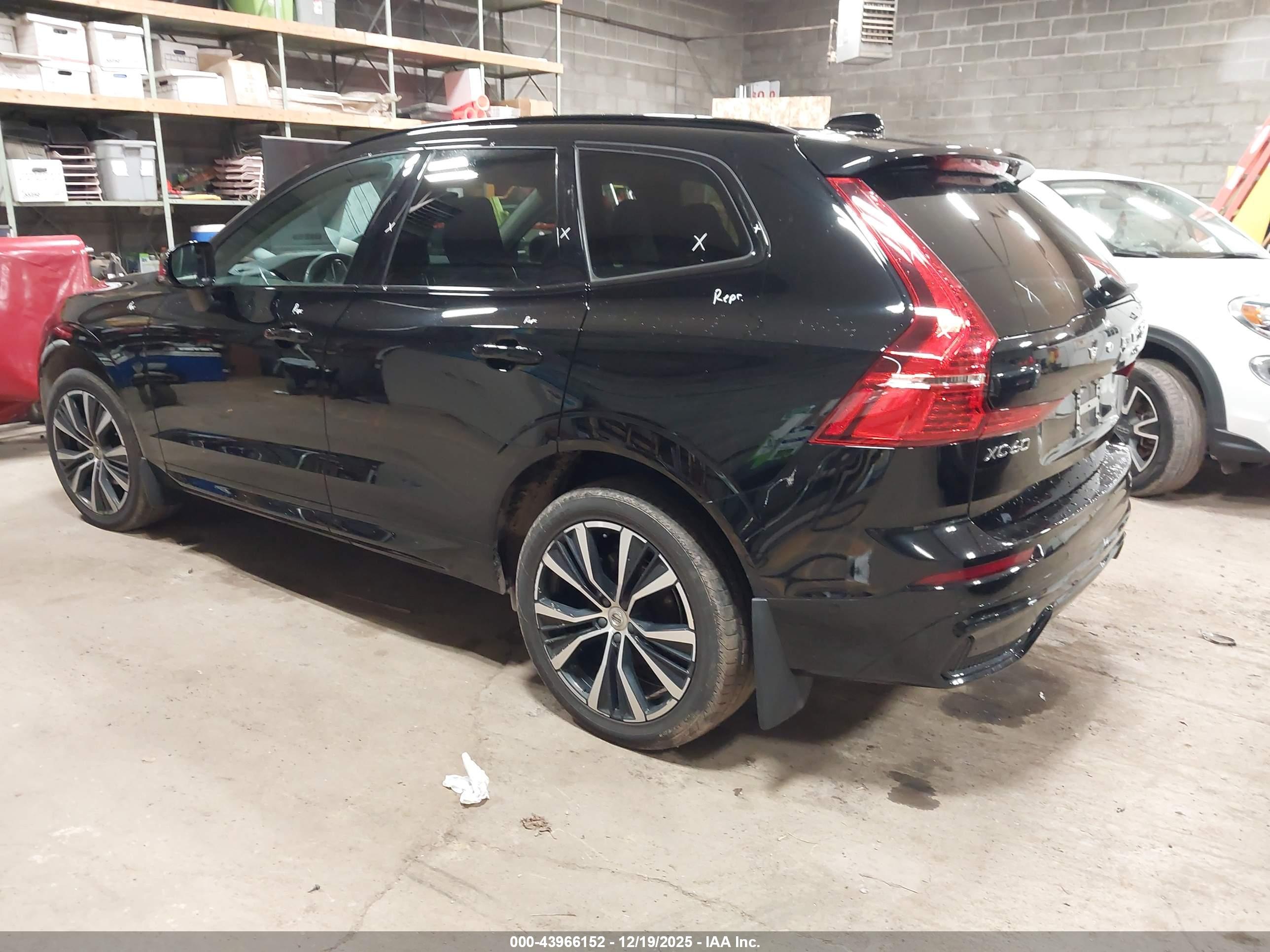 VOLVO XC60 image 3