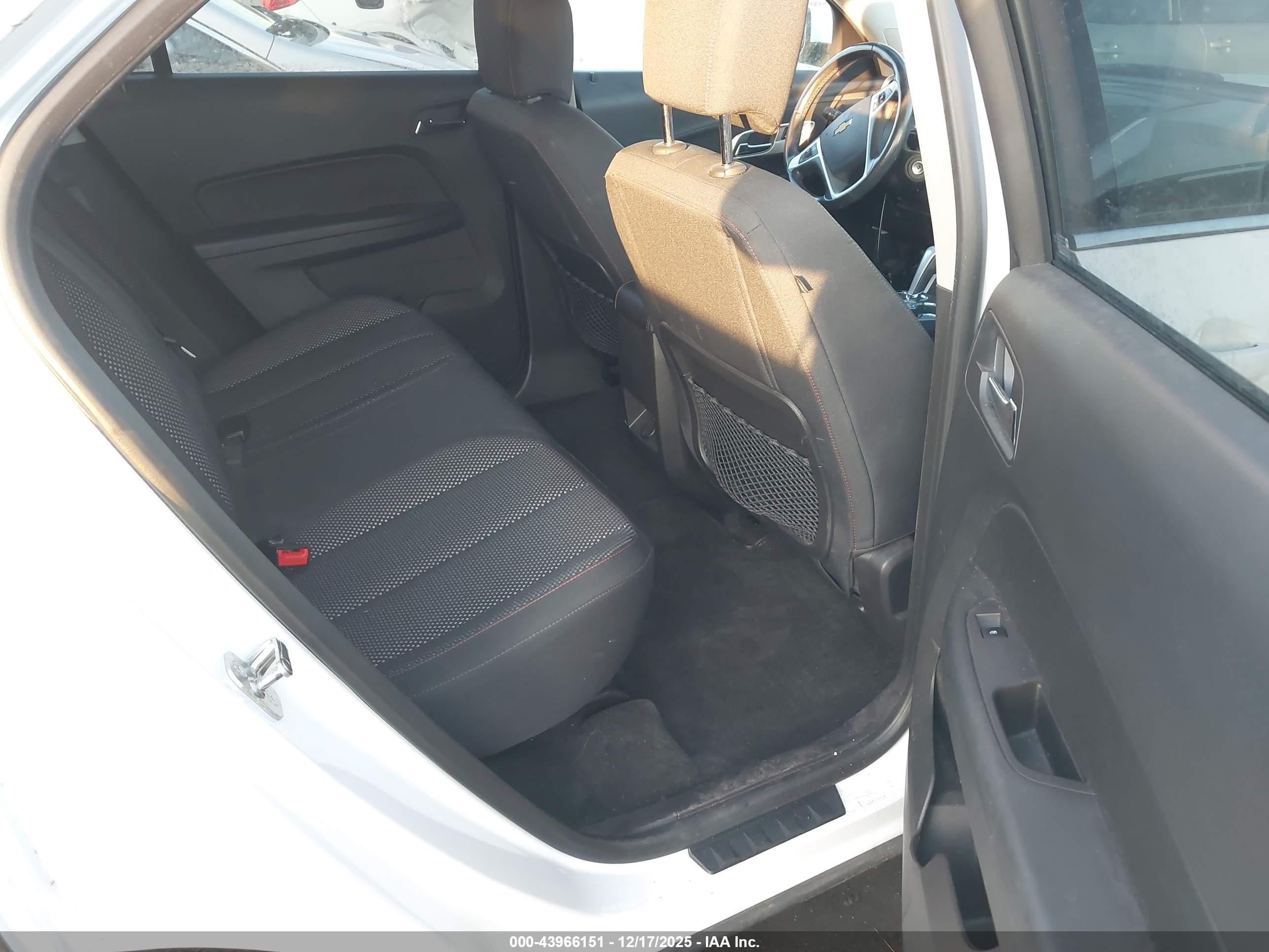 CHEVROLET EQUINOX image 8