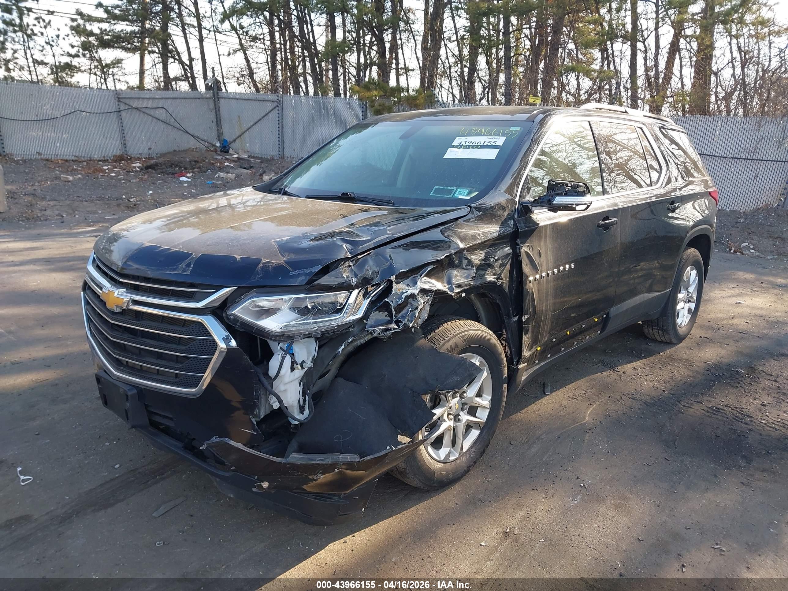CHEVROLET TRAVERSE image 2