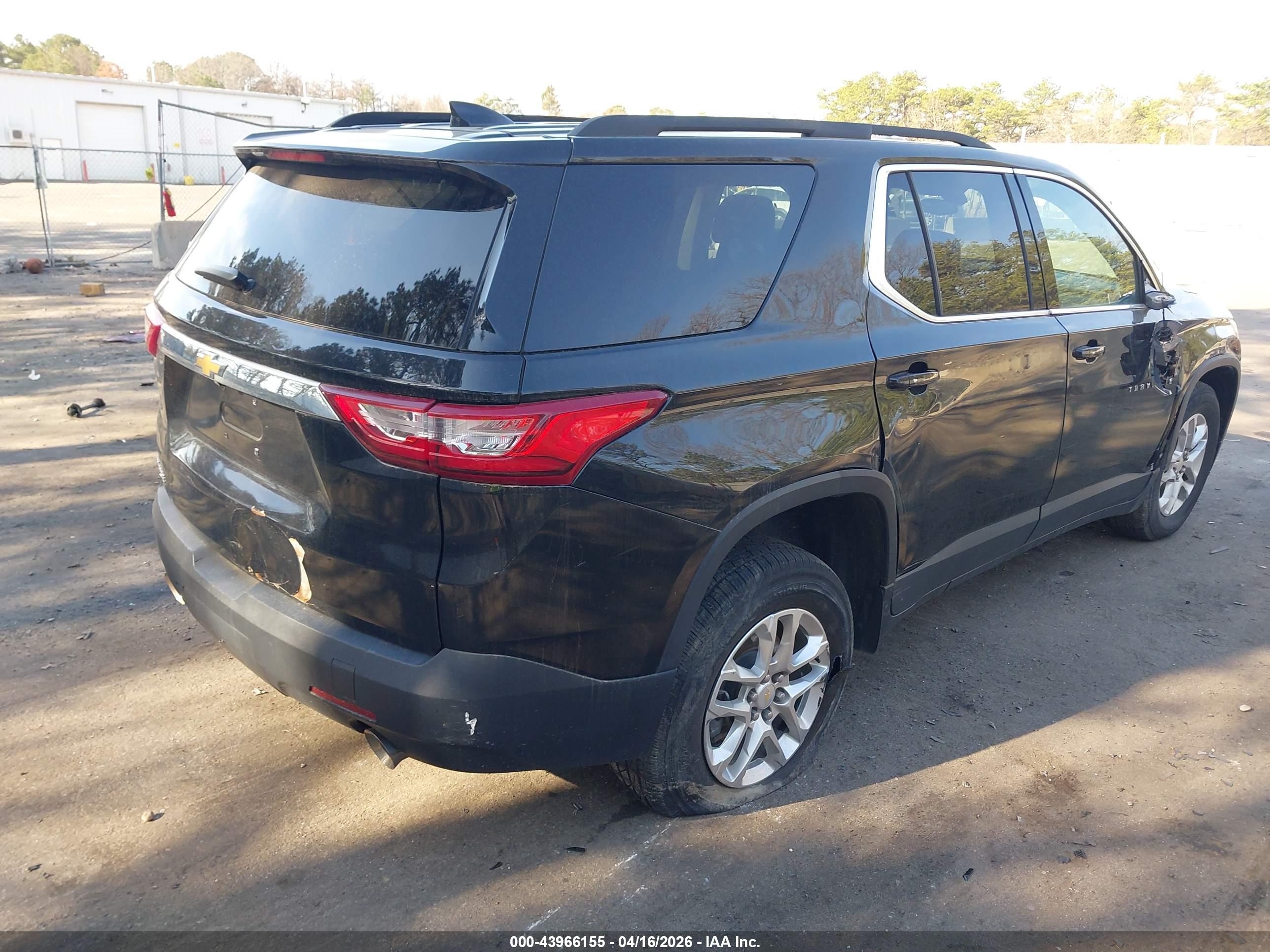 CHEVROLET TRAVERSE image 4