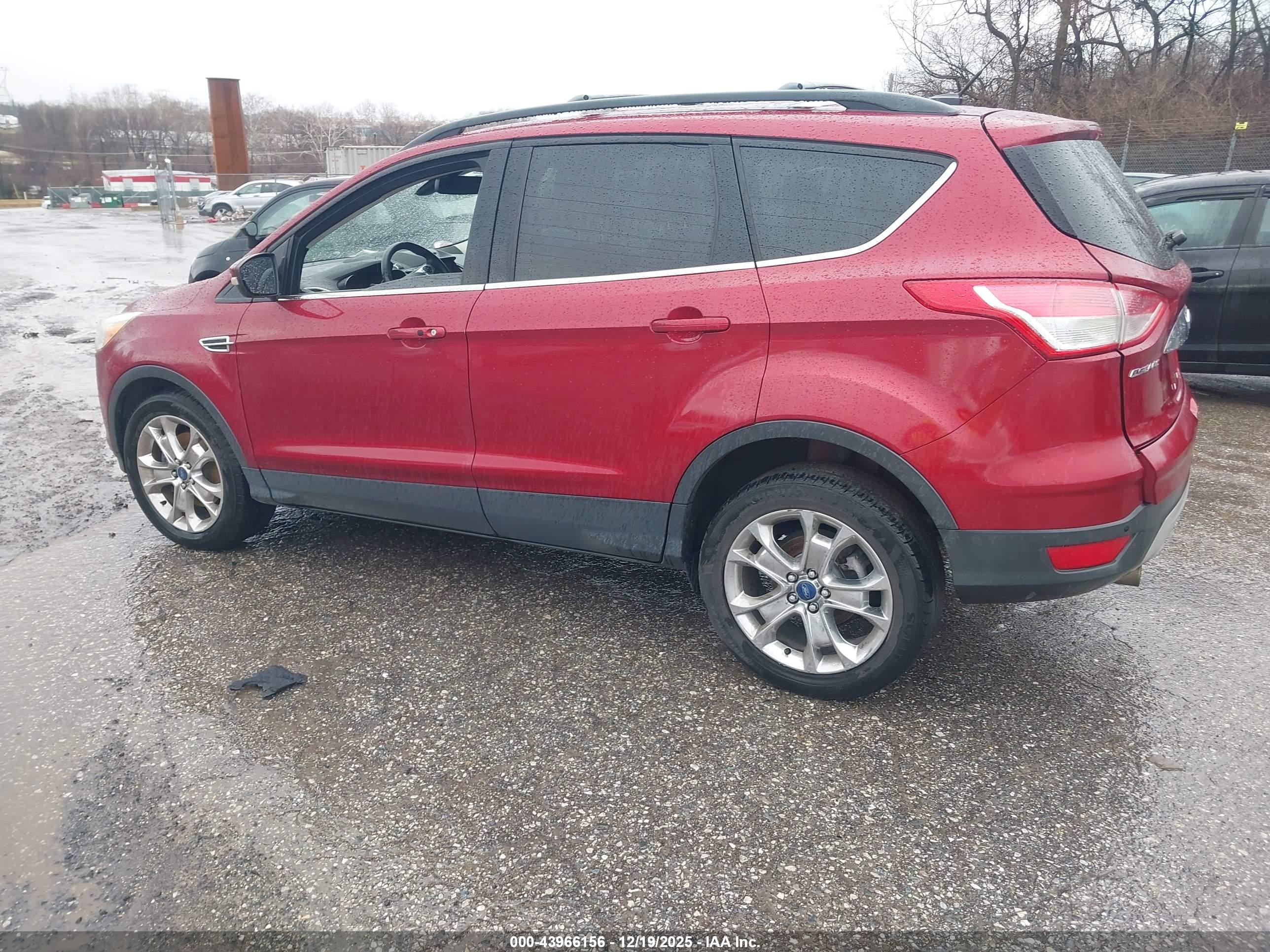 FORD ESCAPE image 3