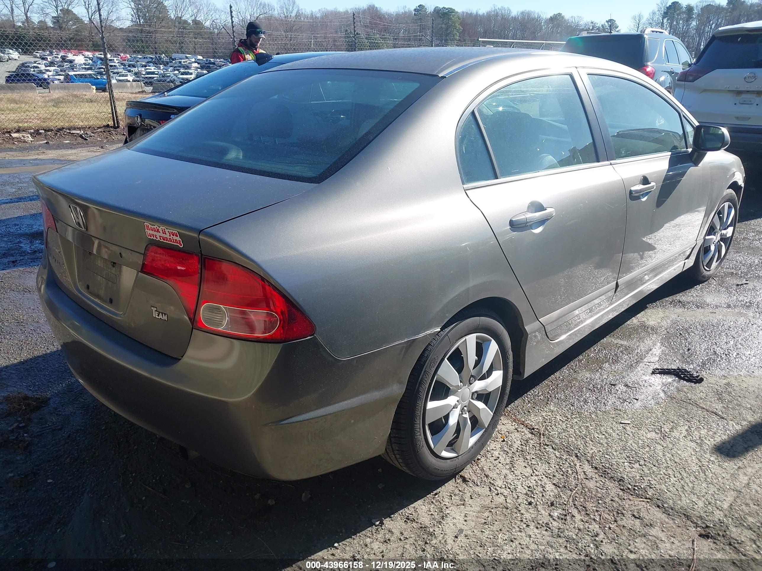 HONDA CIVIC image 4
