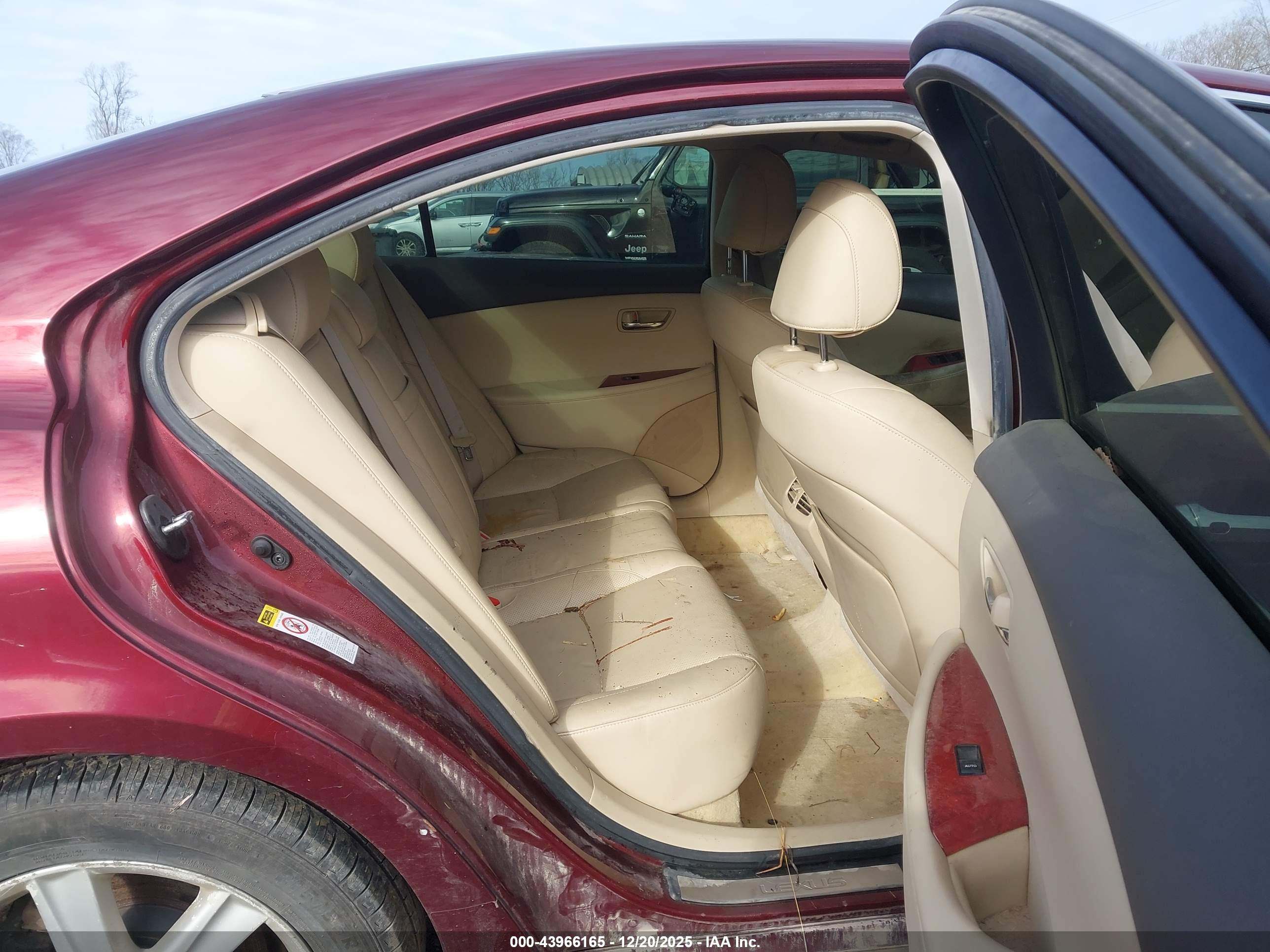 LEXUS ES image 8