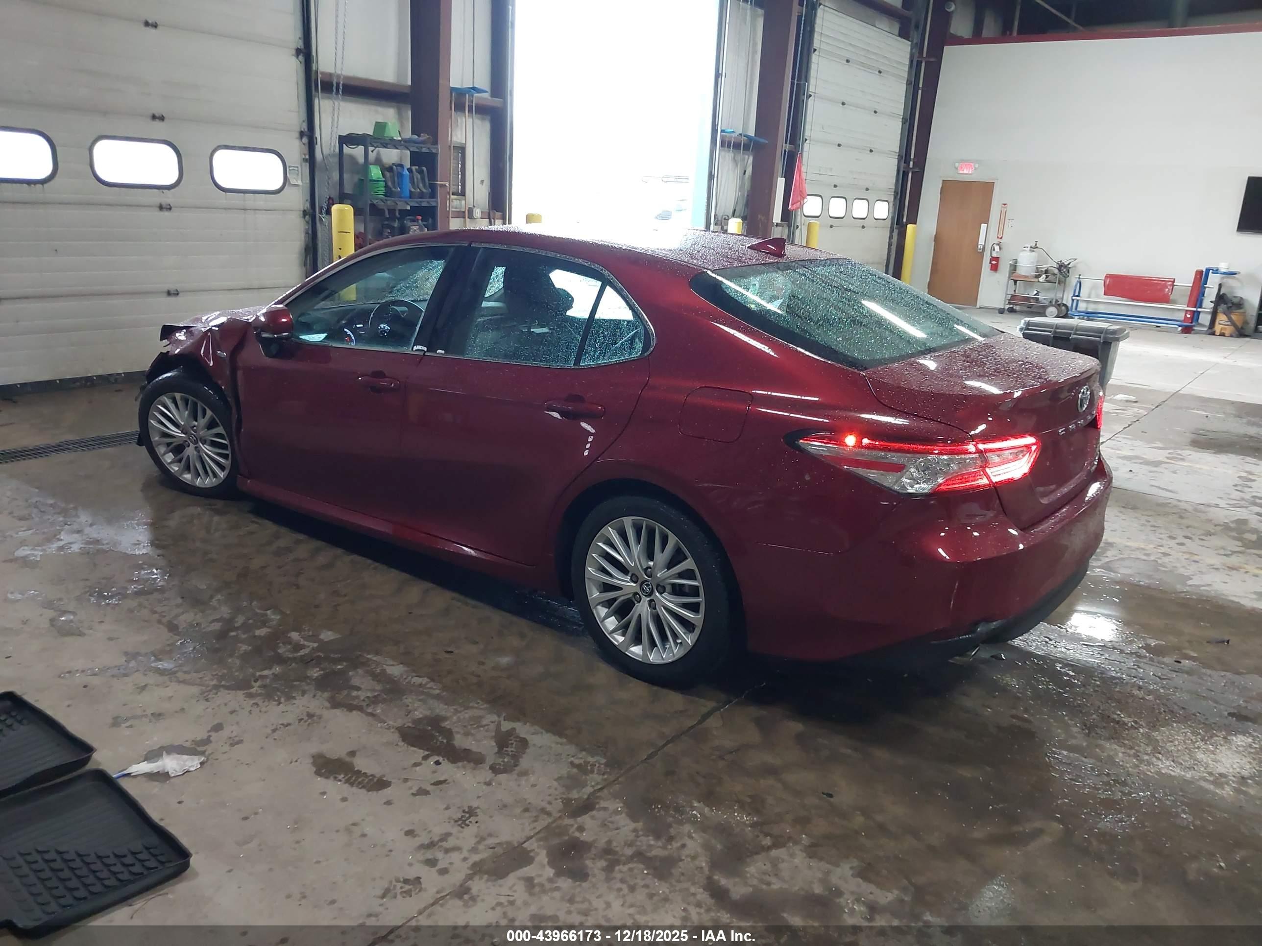 TOYOTA CAMRY image 3