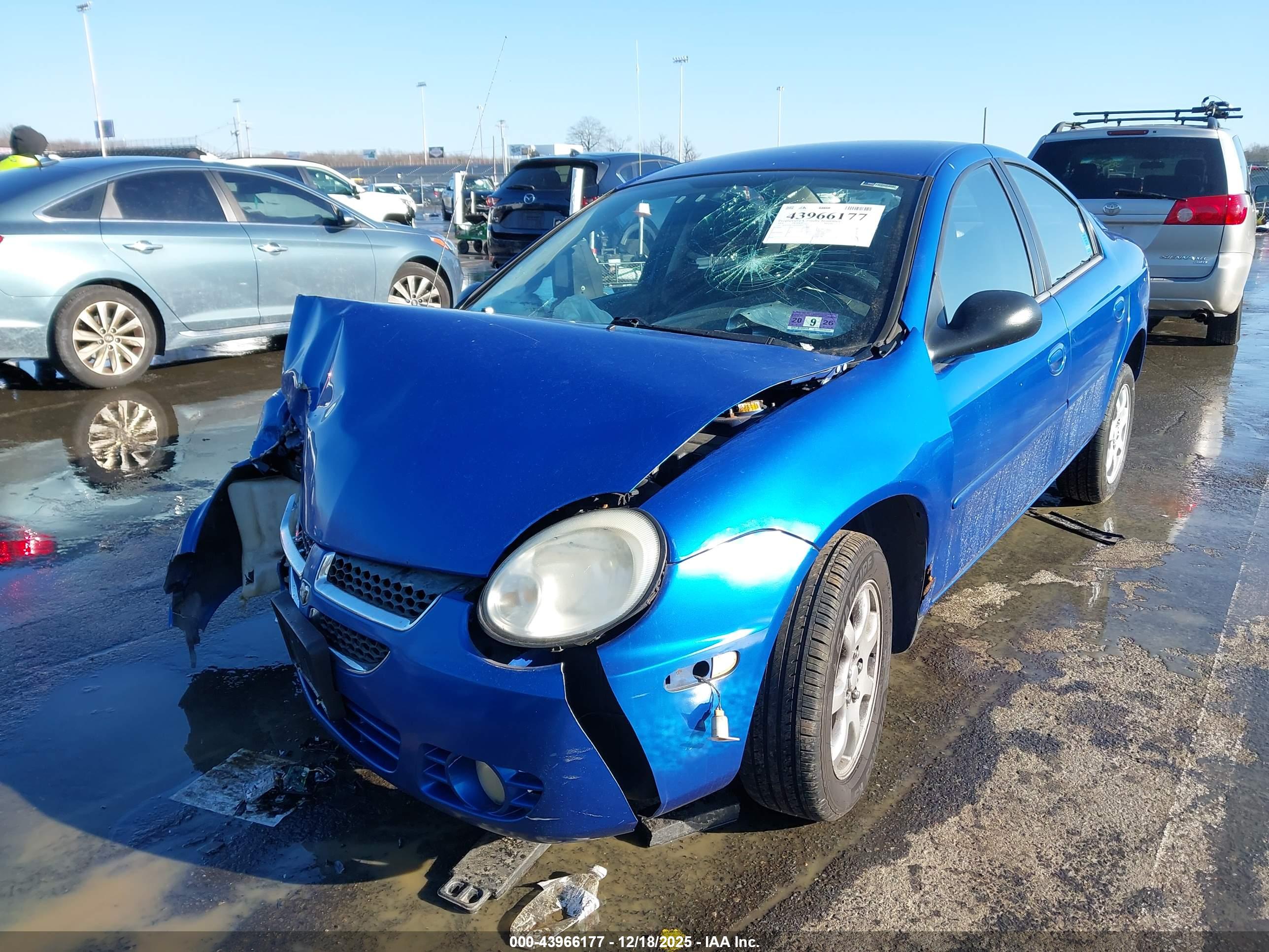 DODGE NEON image 2