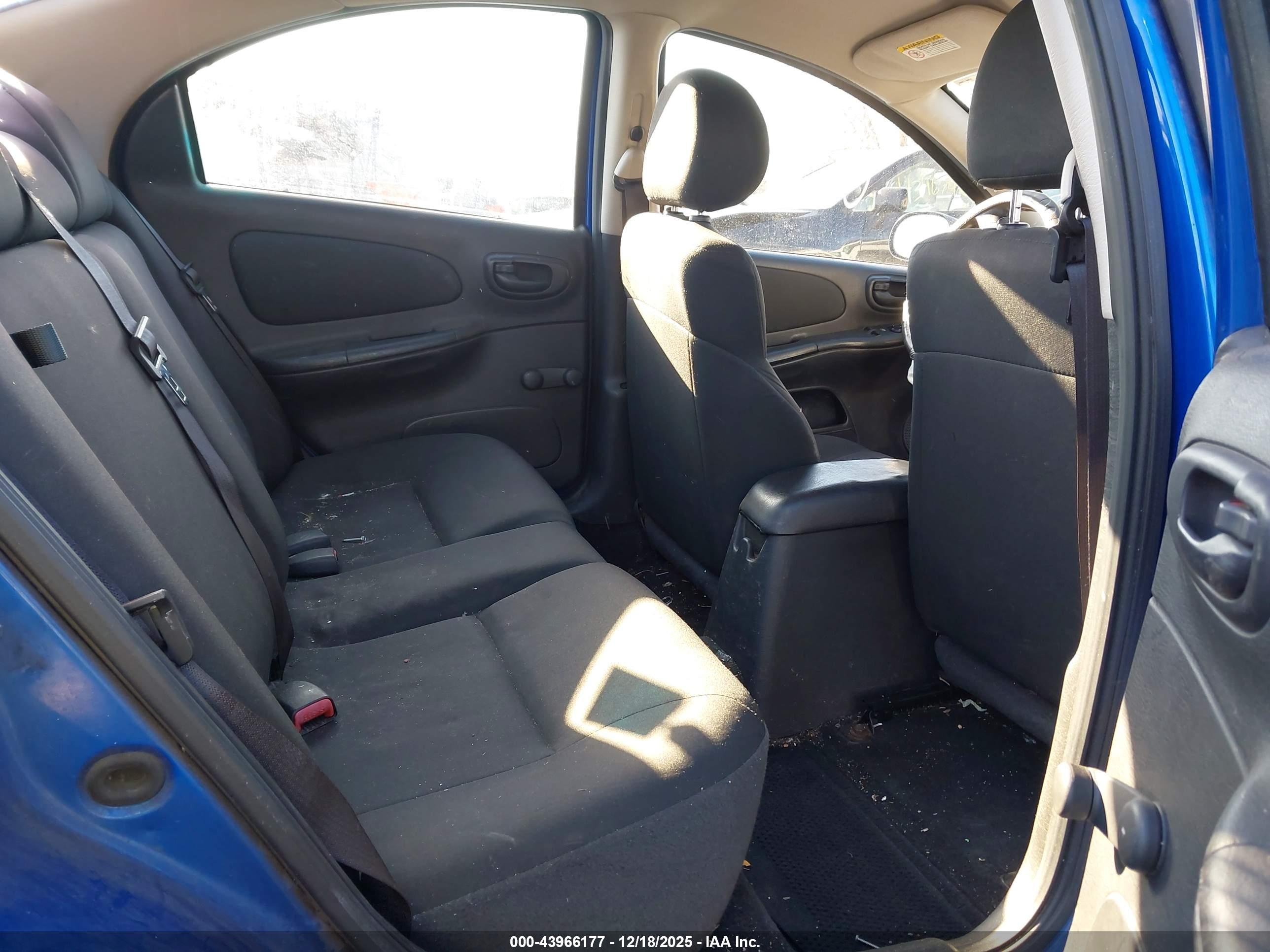 DODGE NEON image 8