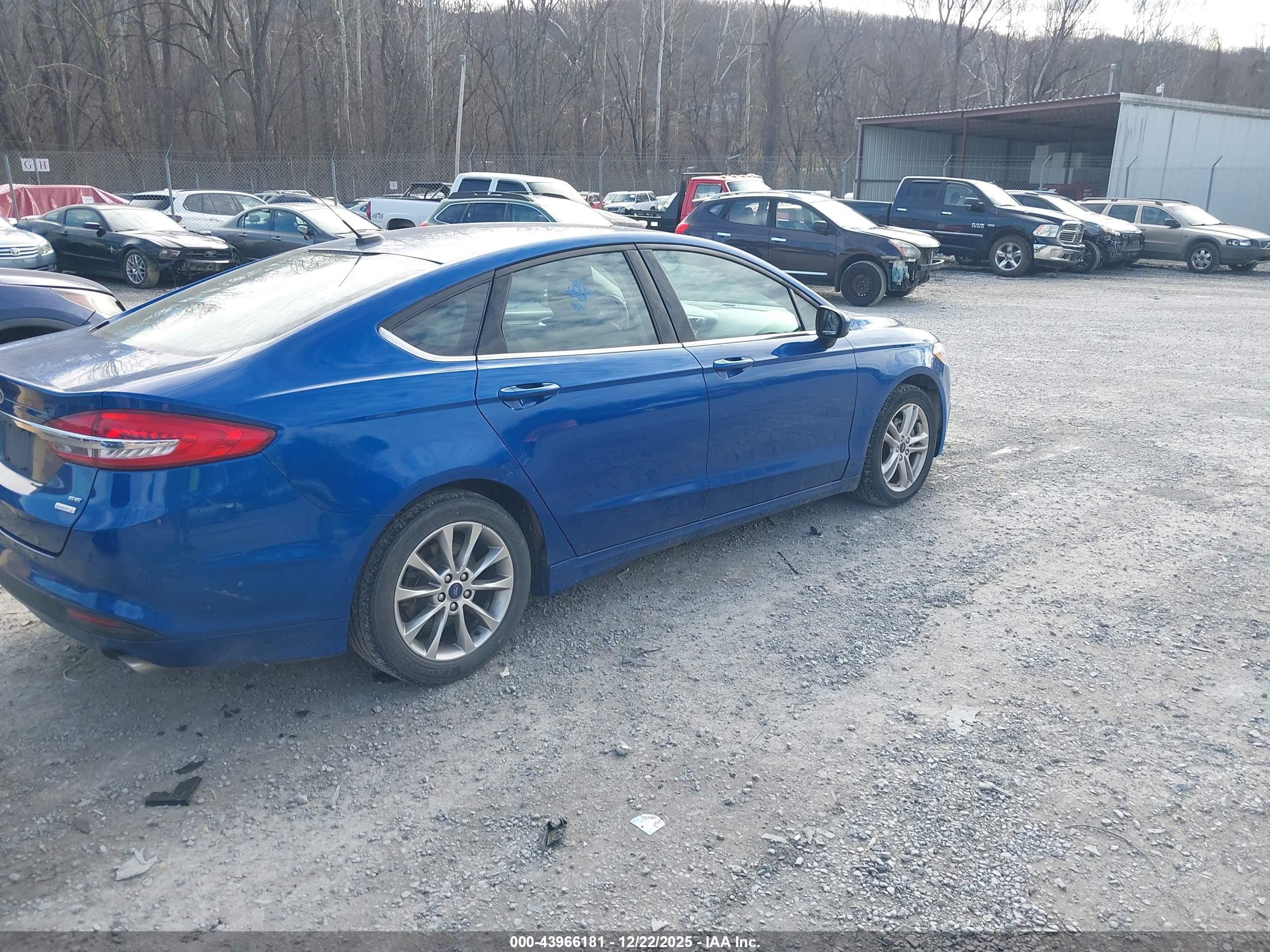 FORD FUSION image 4