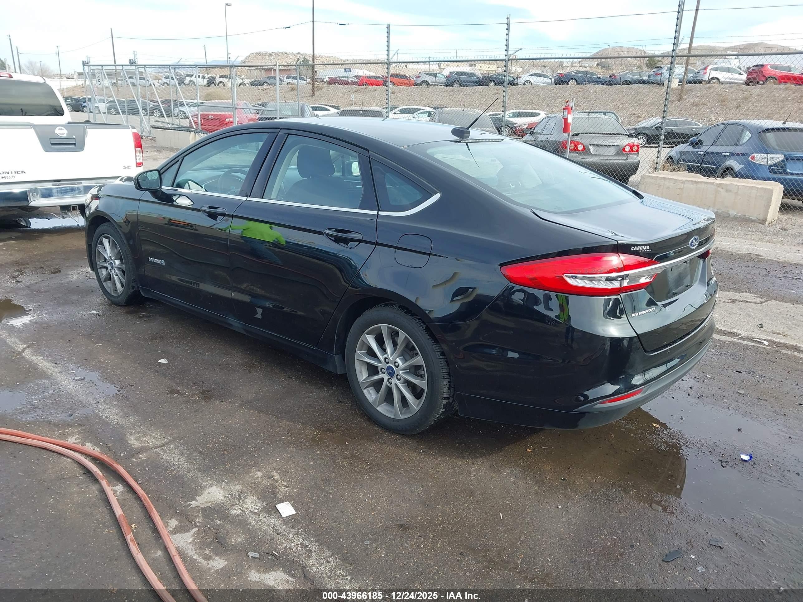 FORD FUSION image 3