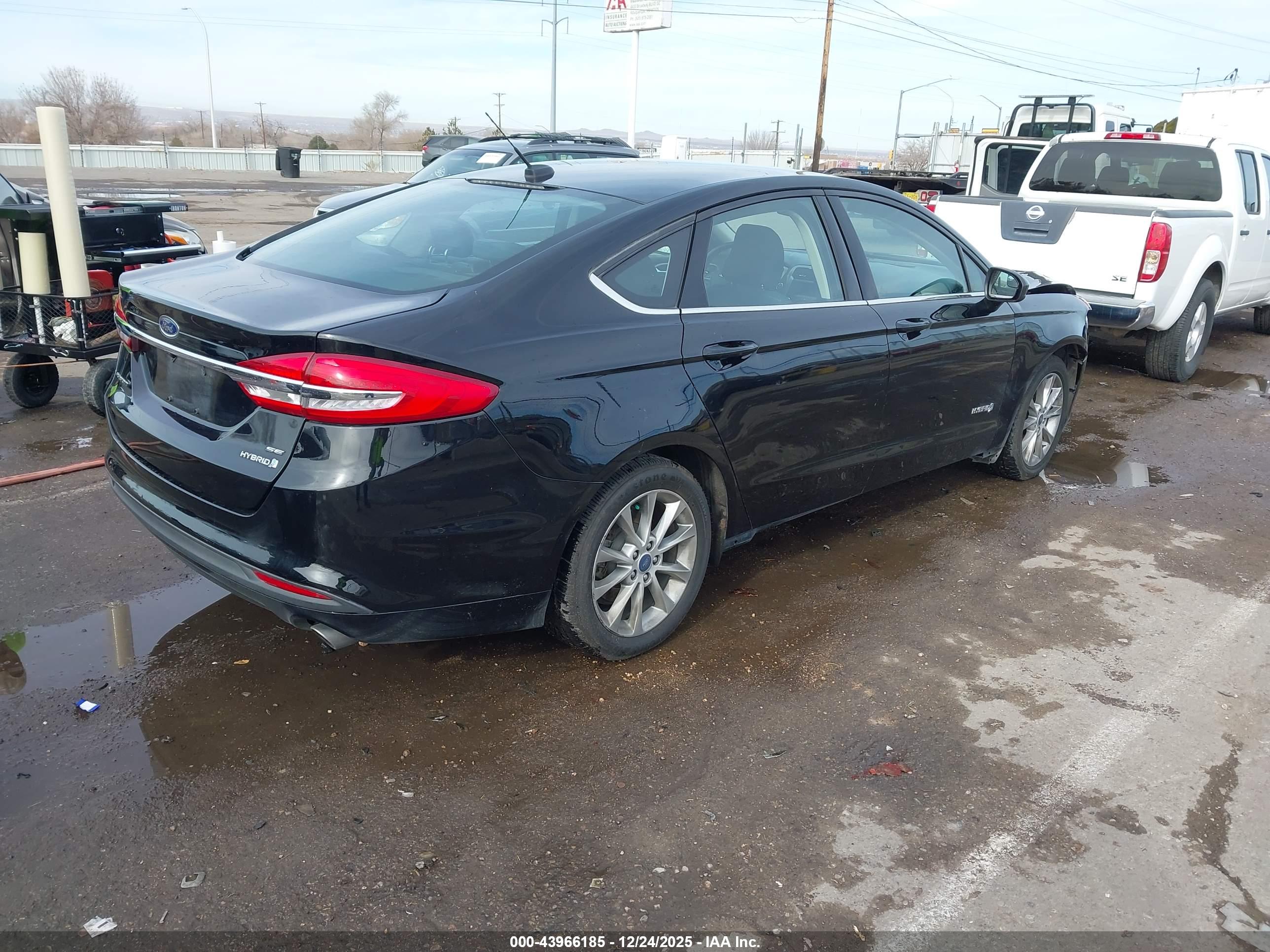 FORD FUSION image 4