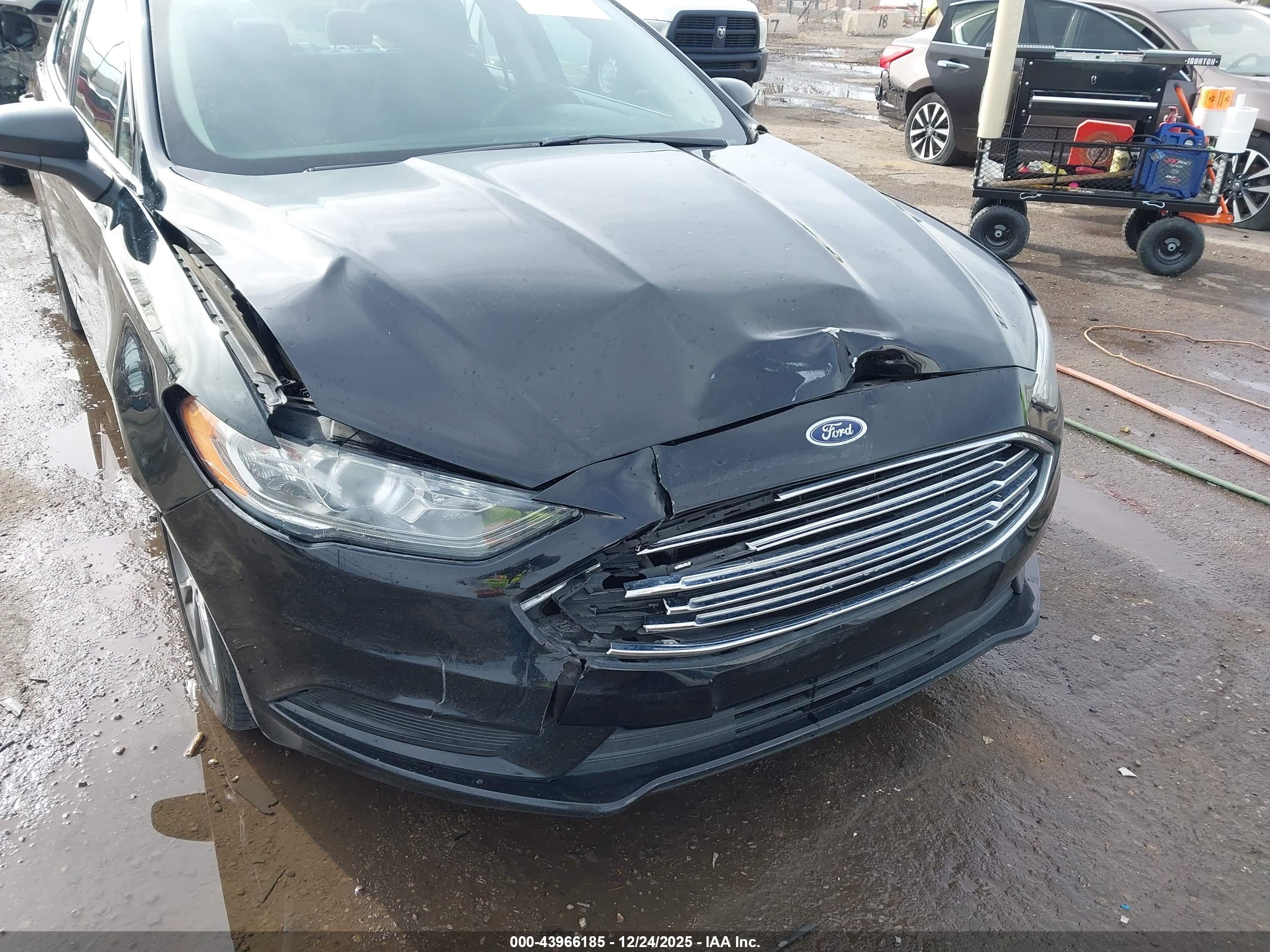 FORD FUSION image 6