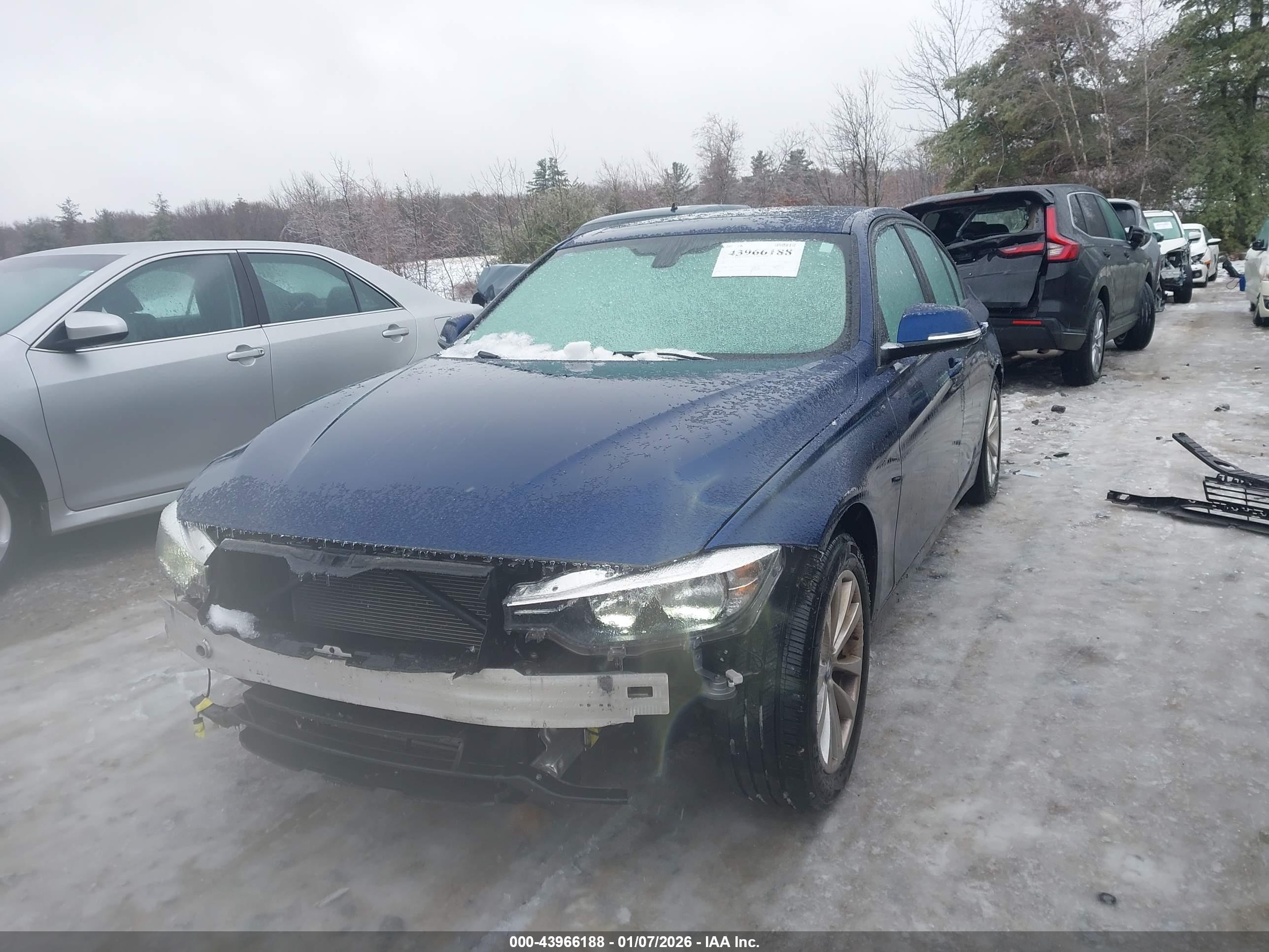 BMW 320I image 2