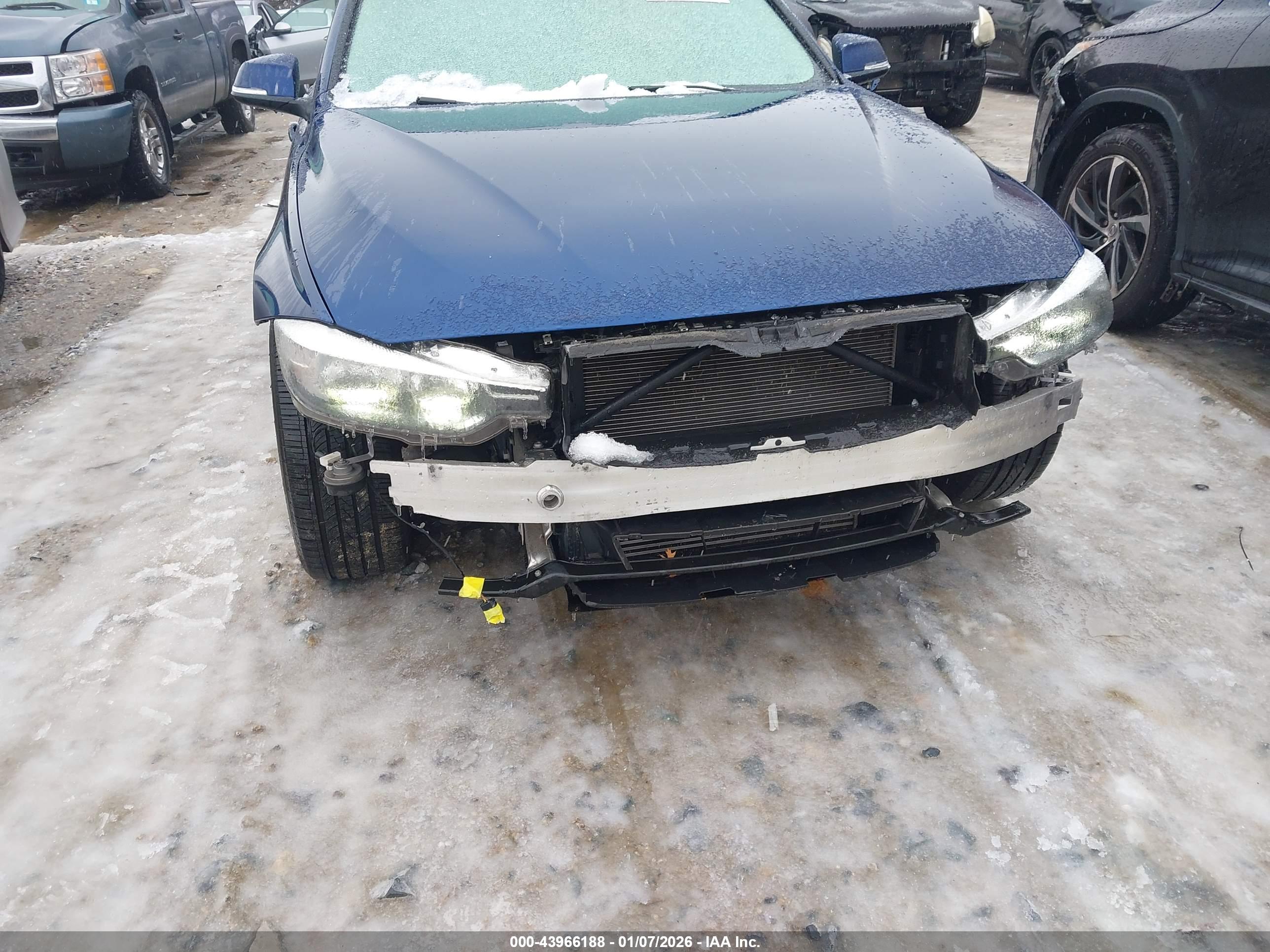 BMW 320I image 6