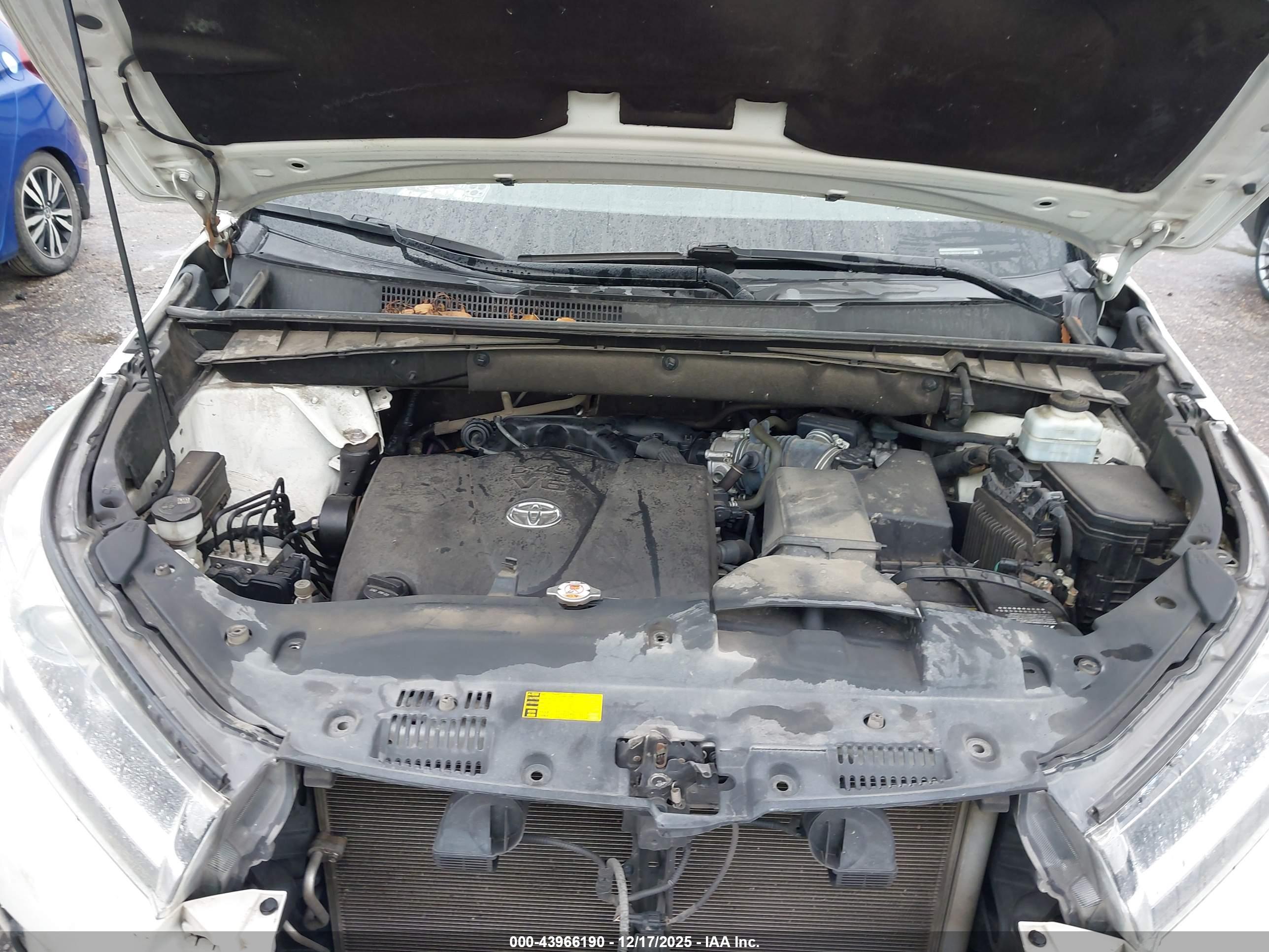 TOYOTA HIGHLANDER image 10