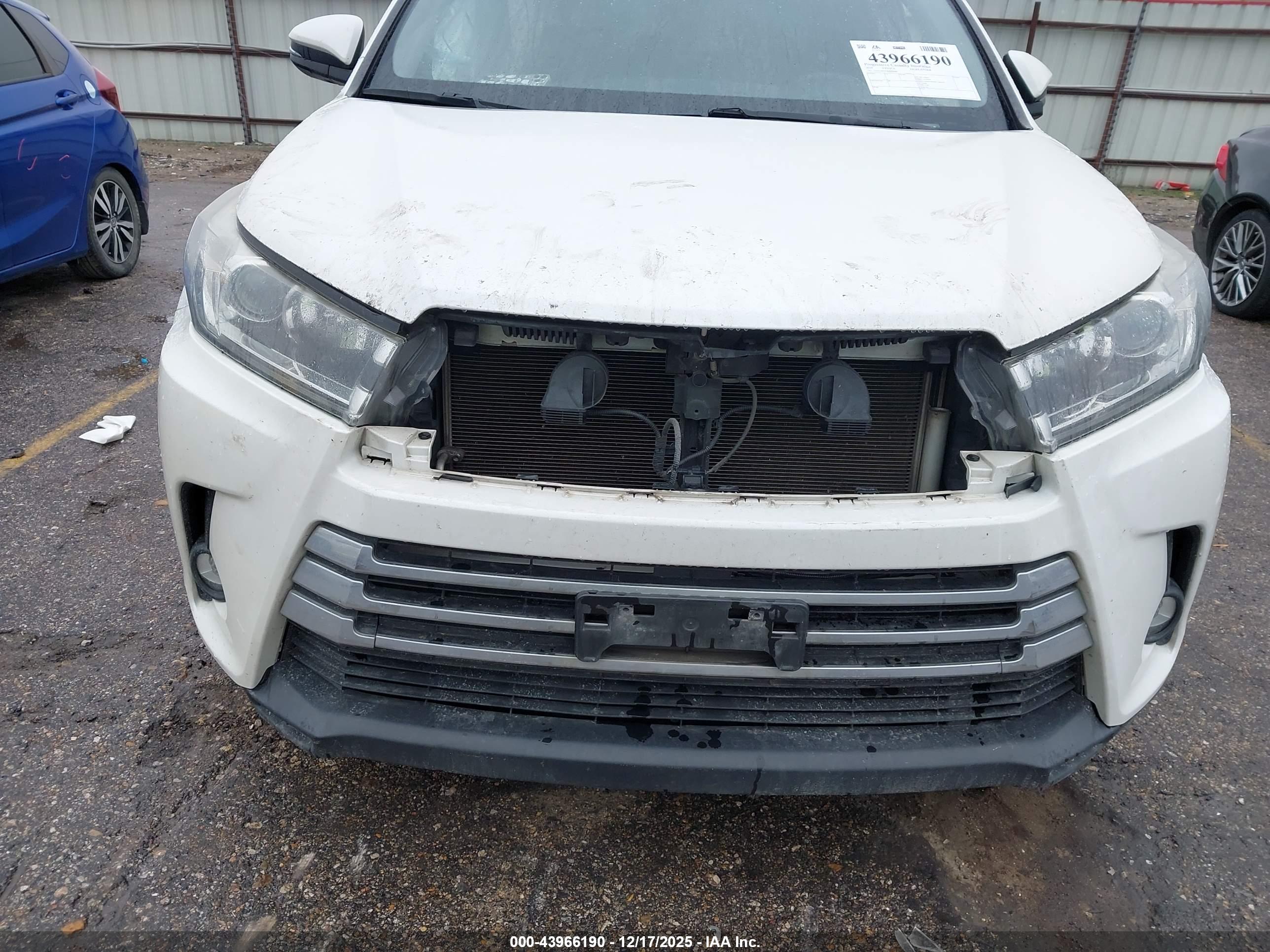 TOYOTA HIGHLANDER image 6