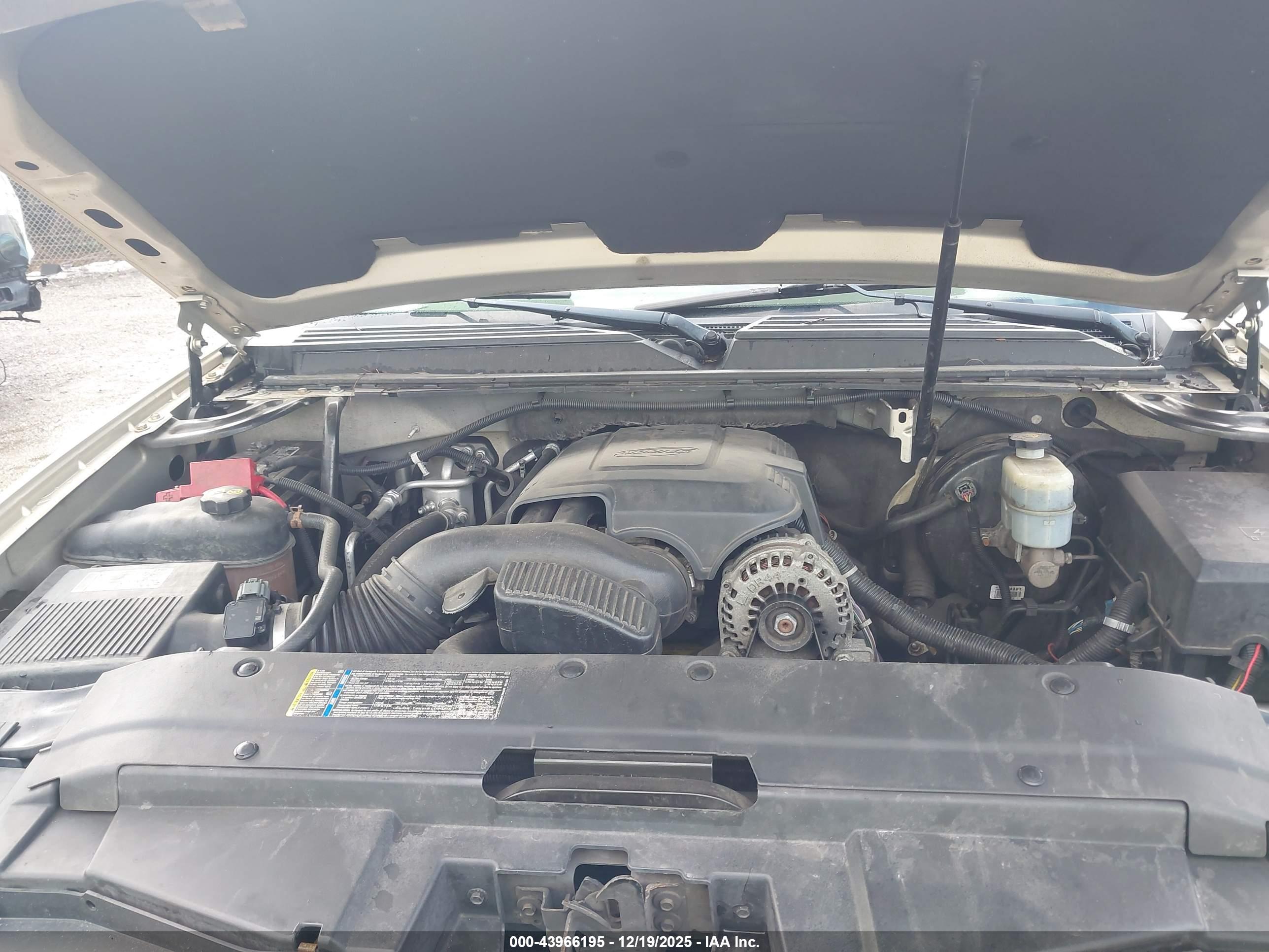CHEVROLET TAHOE image 10