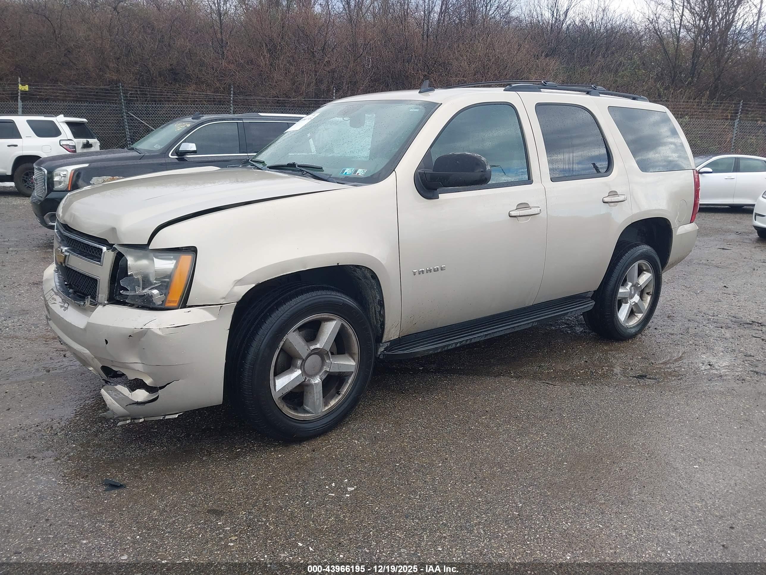 CHEVROLET TAHOE image 2