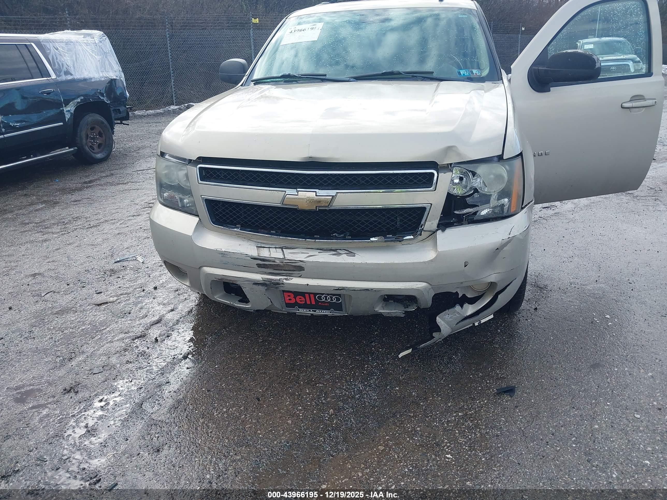 CHEVROLET TAHOE image 6